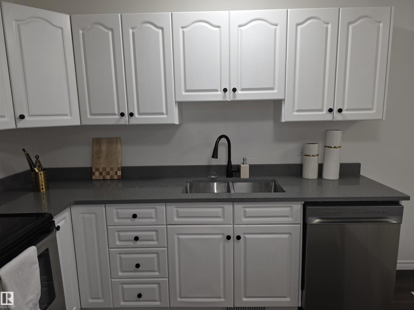 #6 16777 91 St Nw Nw Property Photo 6
