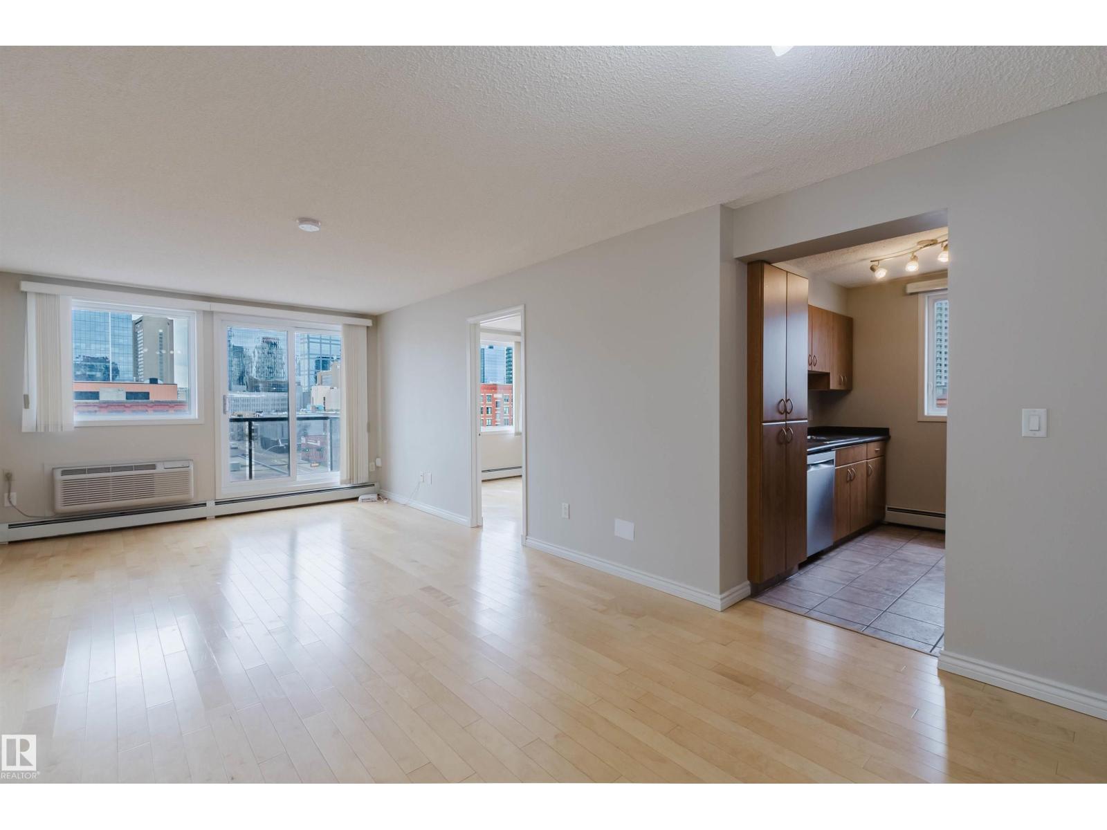 #608 10303 105 St Nw Property Photo 5