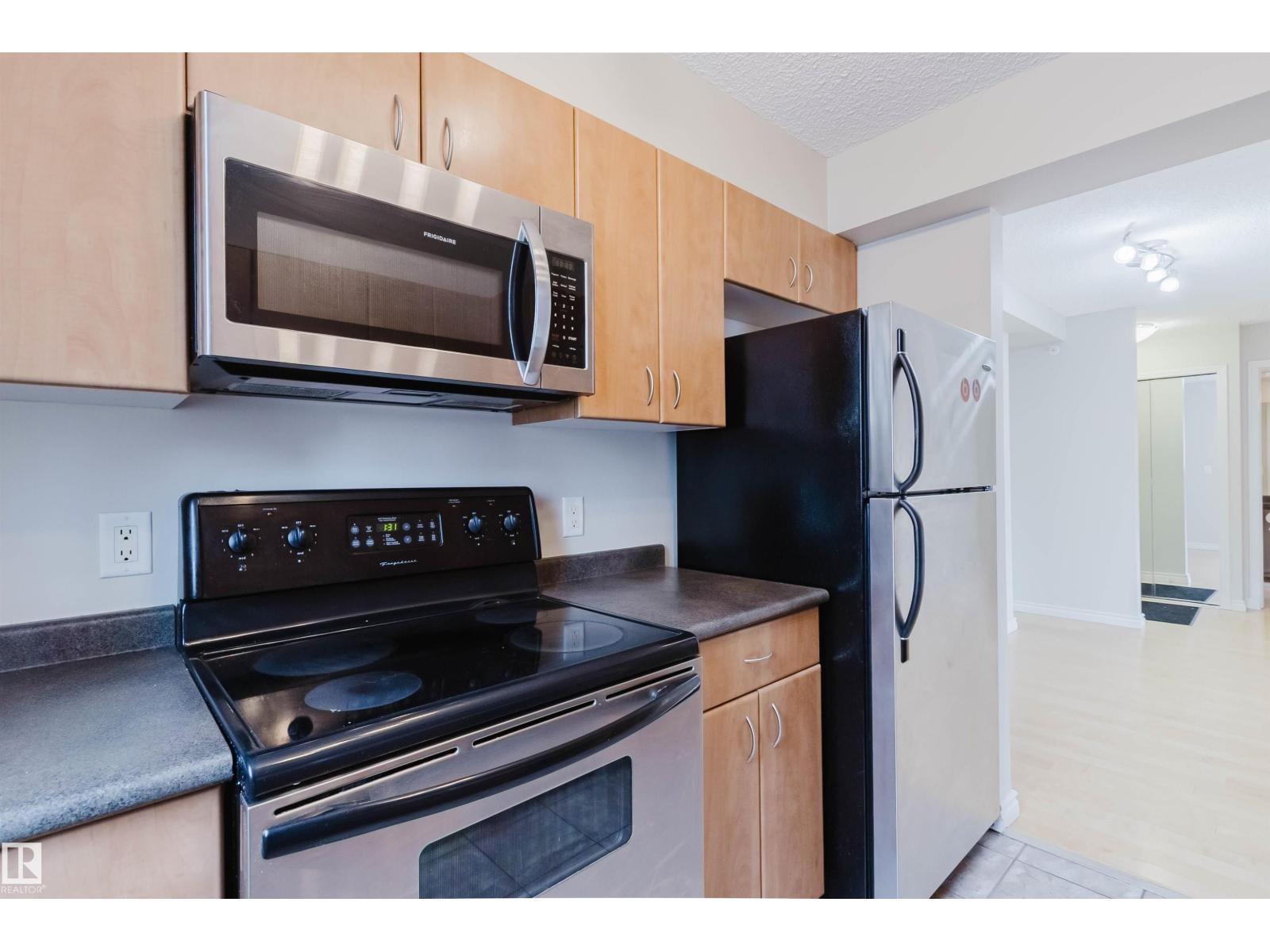 #608 10303 105 St Nw Property Photo 14