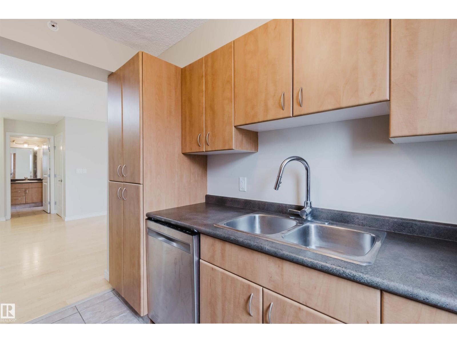 #608 10303 105 St Nw Property Photo 15