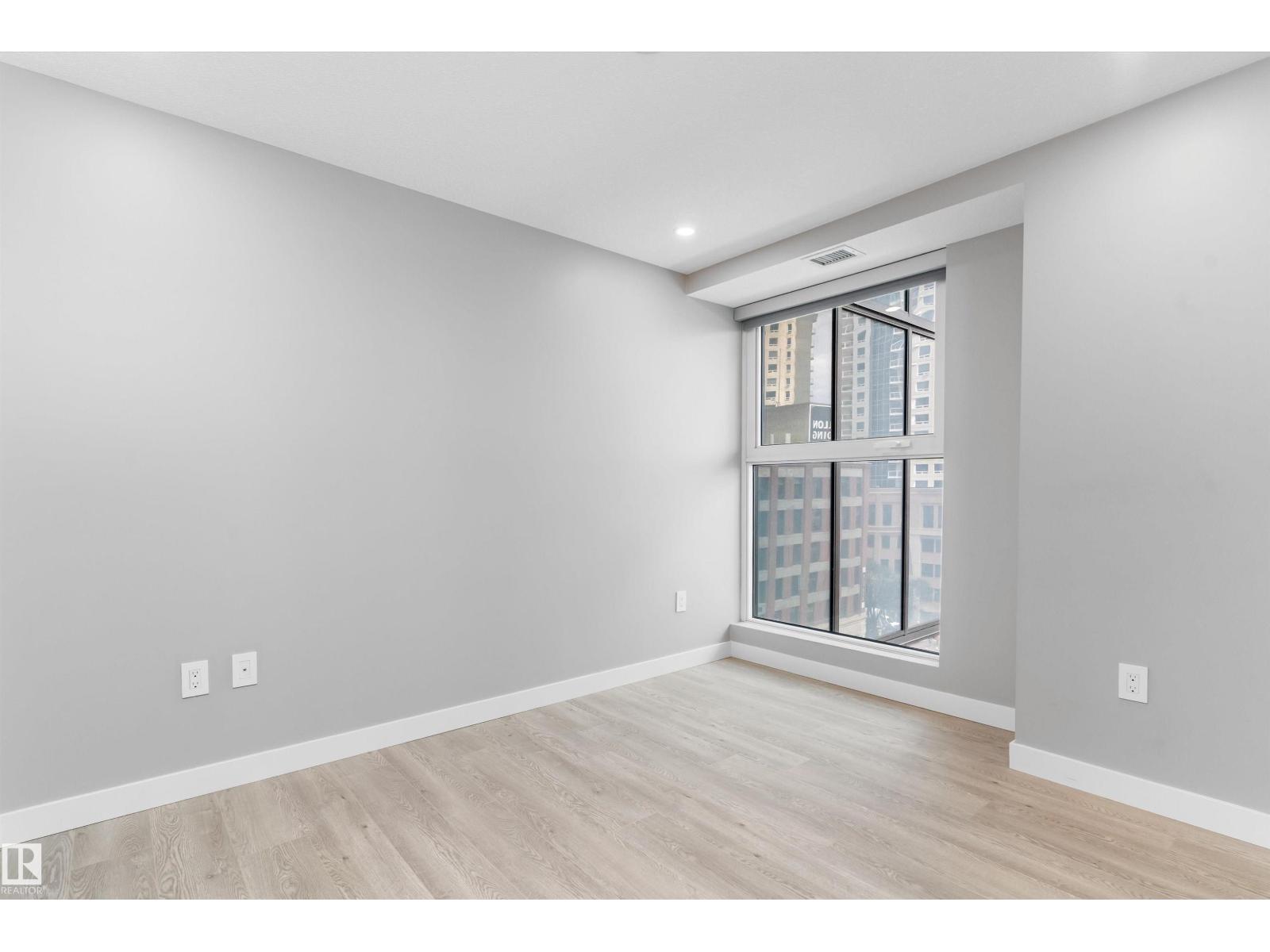 #702 10180 103 St Nw Property Photo 22