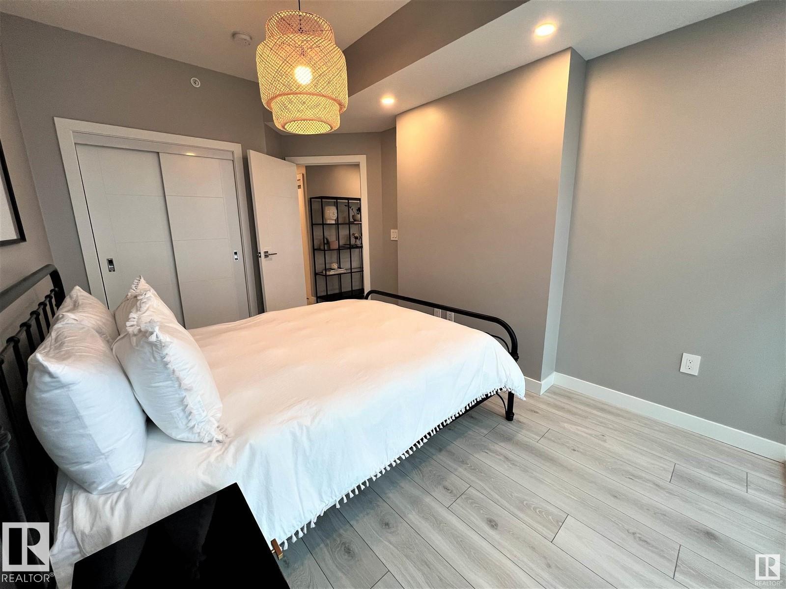 #702 10180 103 St Nw Property Photo 29
