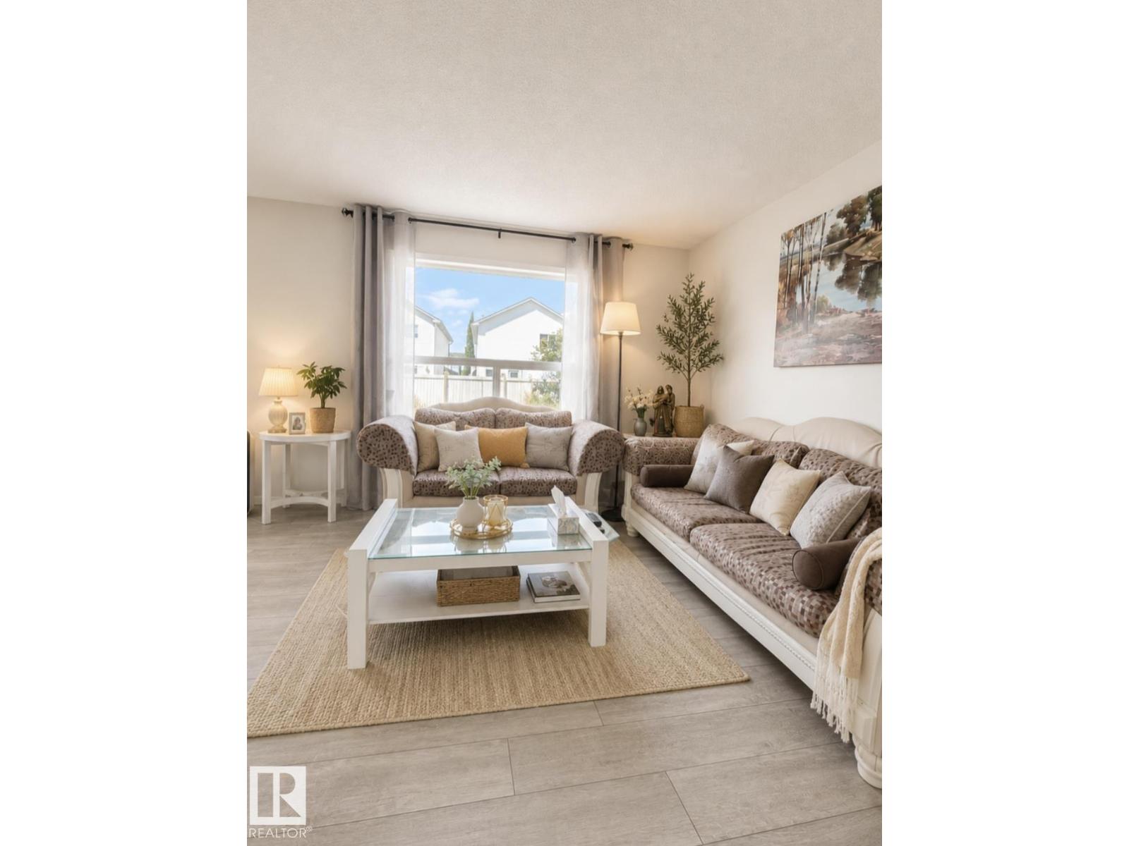 3236 27 Av Nw Property Photo 2