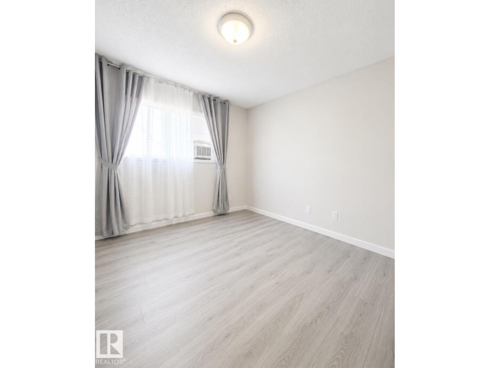 3236 27 Av Nw Property Photo 12