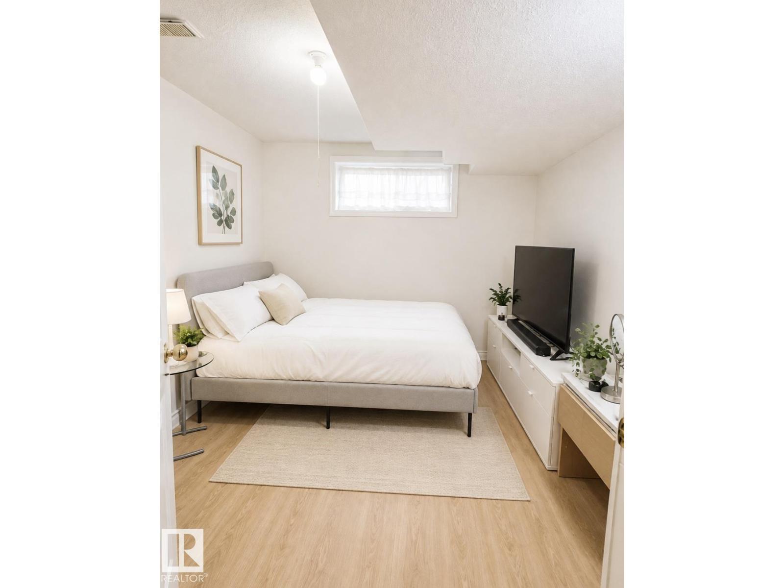 3236 27 Av Nw Property Photo 17