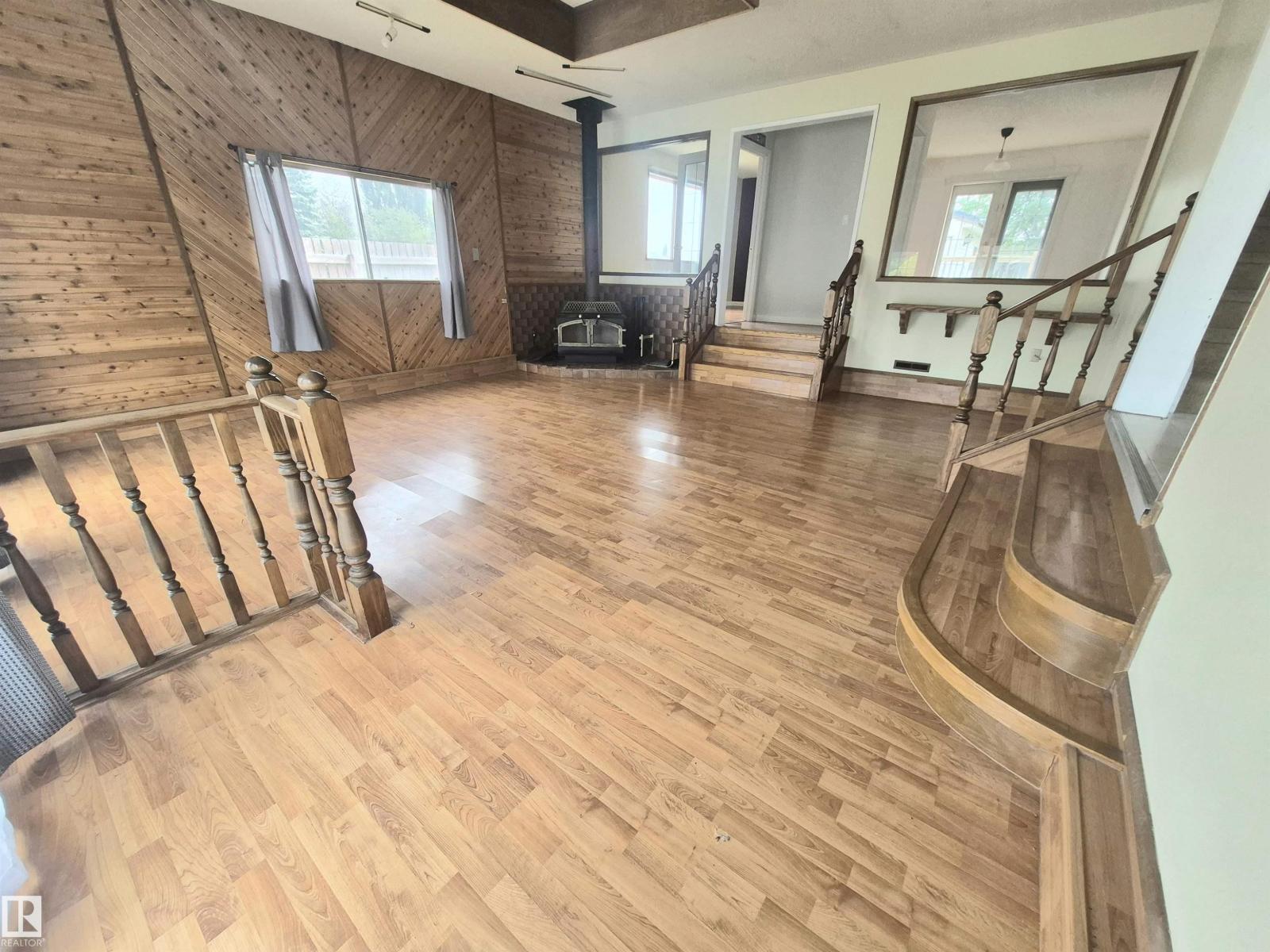 3801 33 Av Property Photo 2