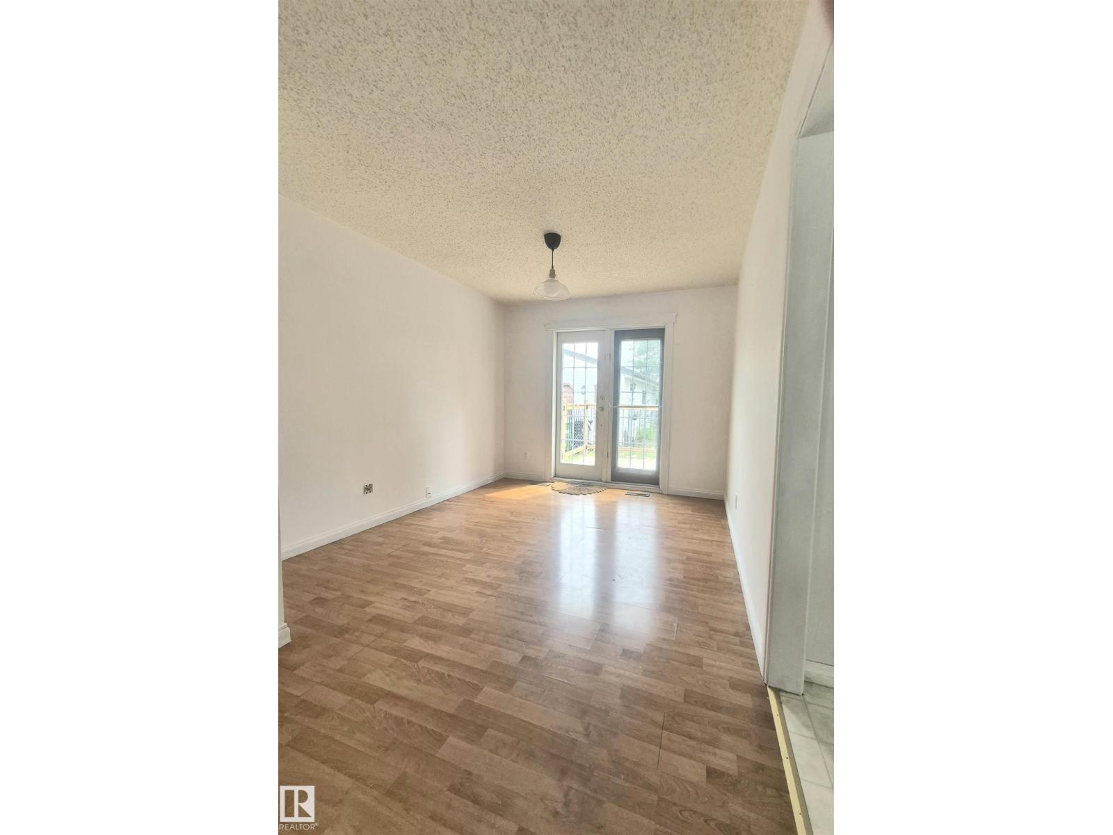 3801 33 Av Property Photo 6