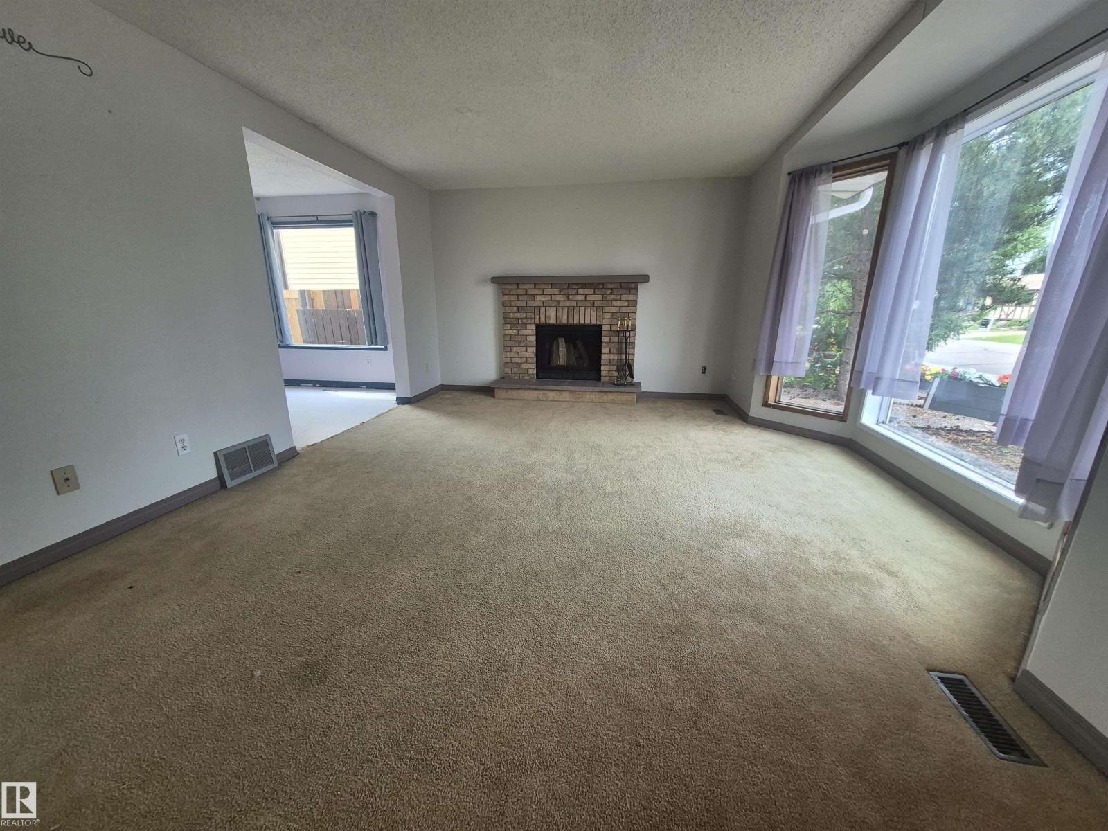3801 33 Av Property Photo 12