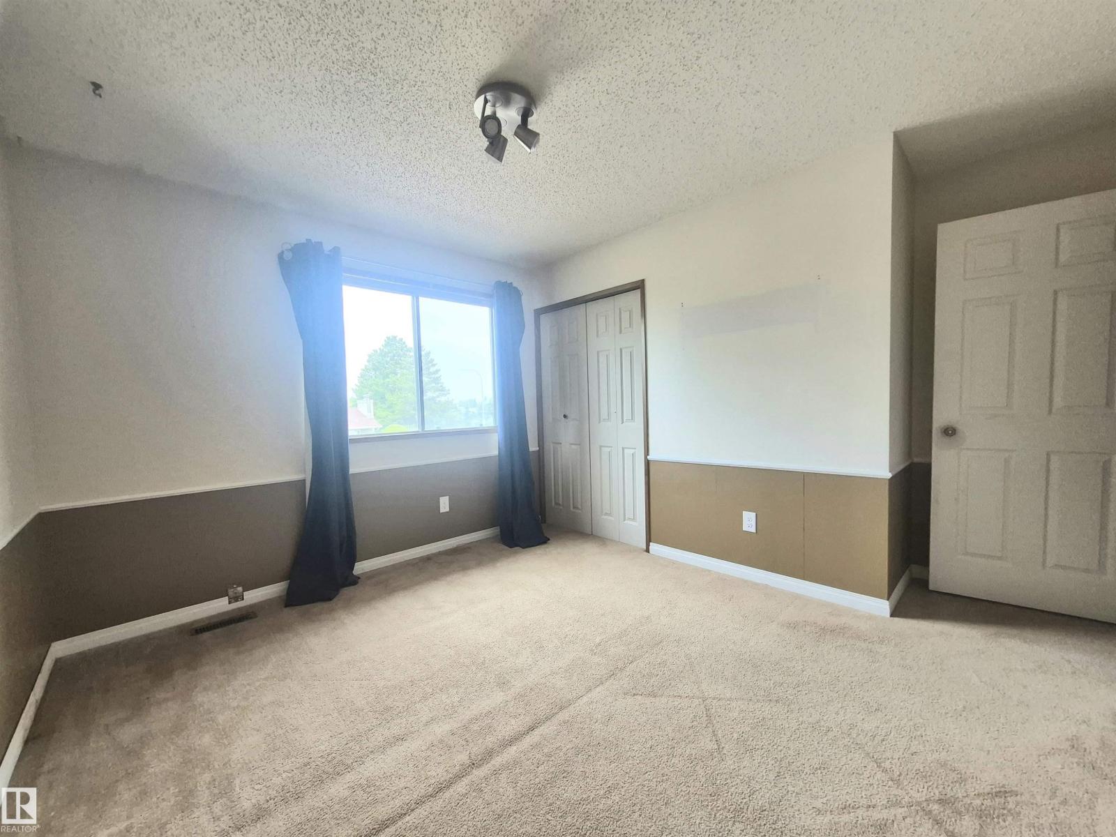 3801 33 Av Property Photo 18