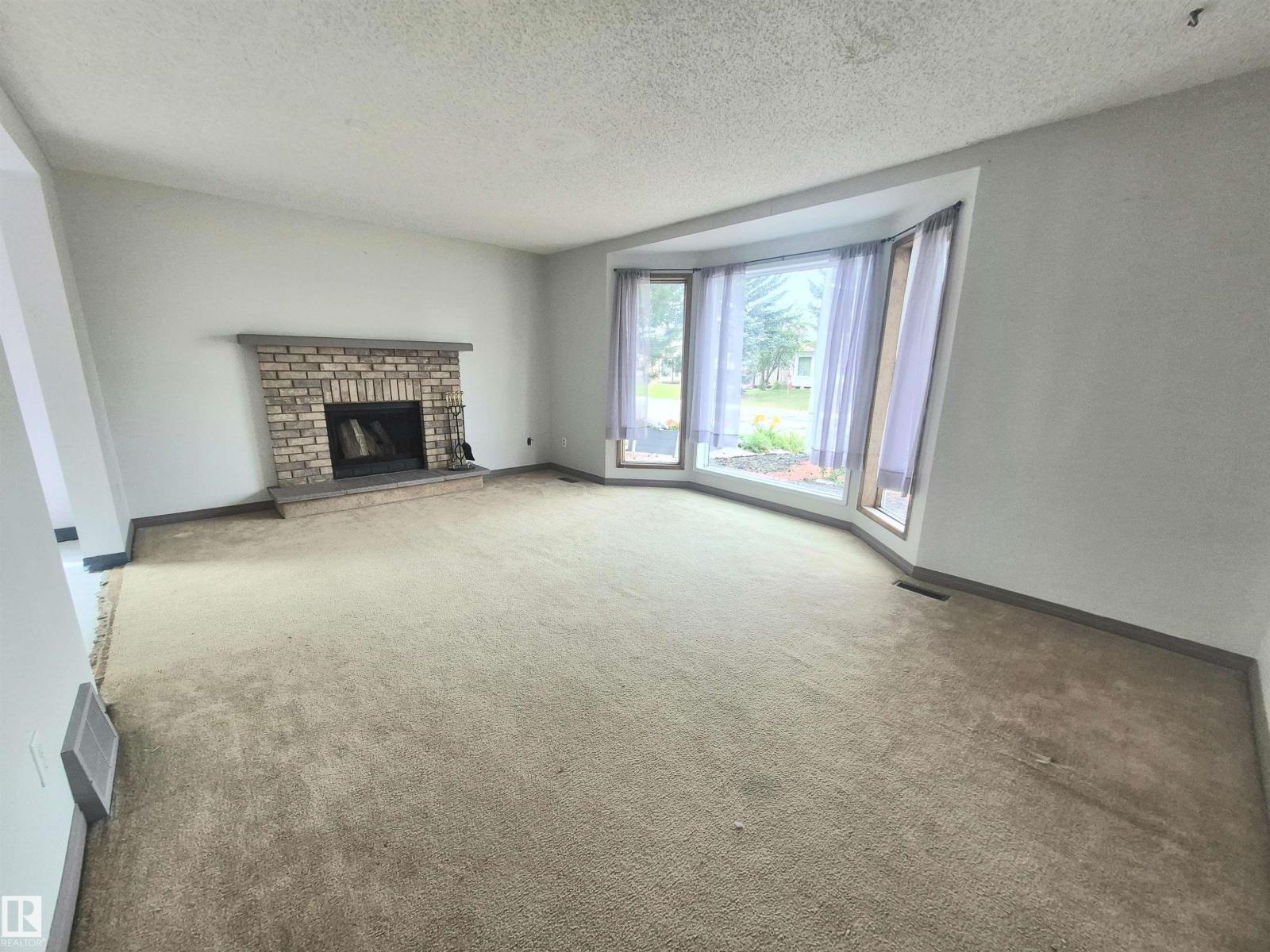 3801 33 Av Property Photo 23