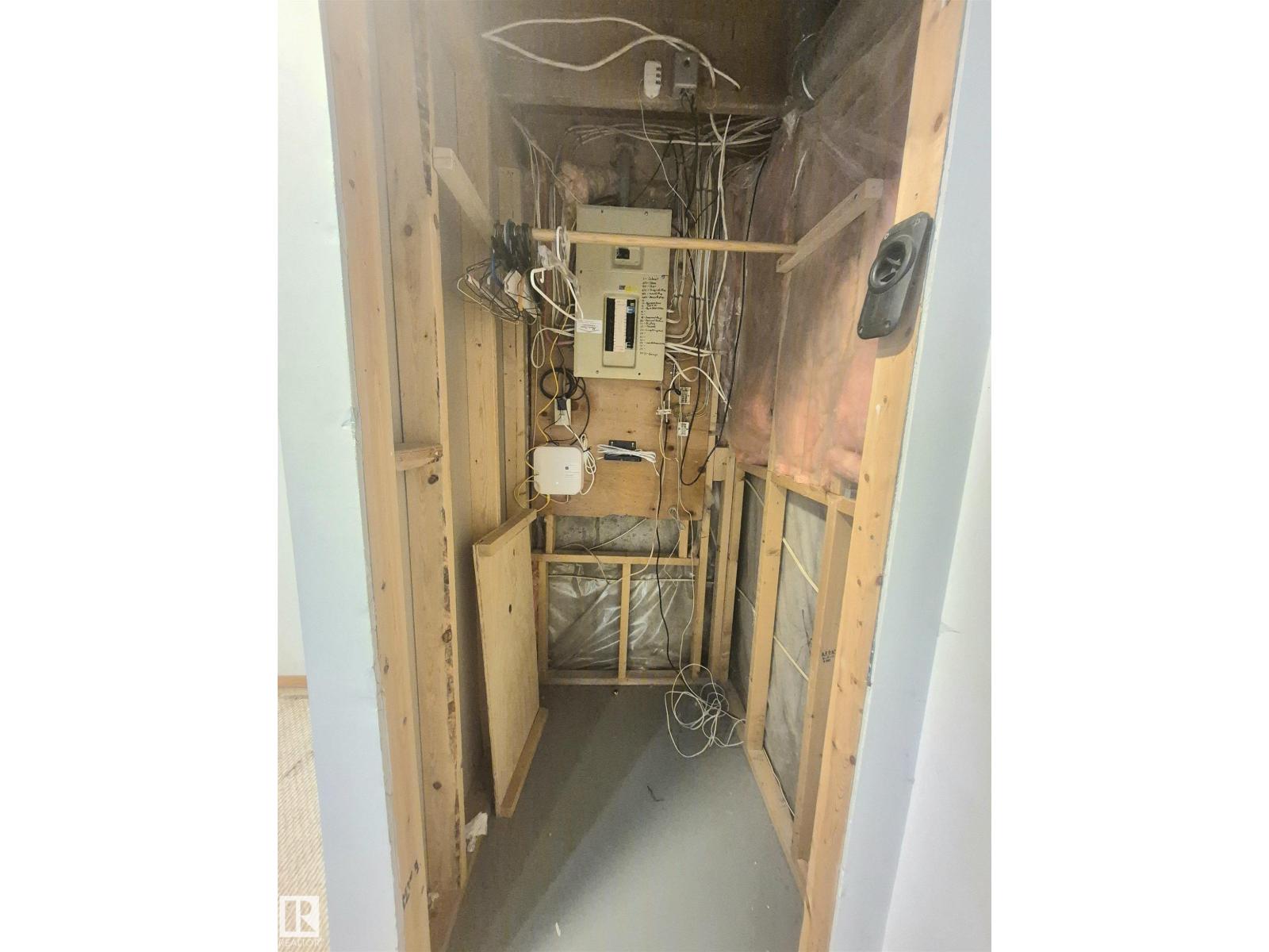 3801 33 Av Property Photo 25