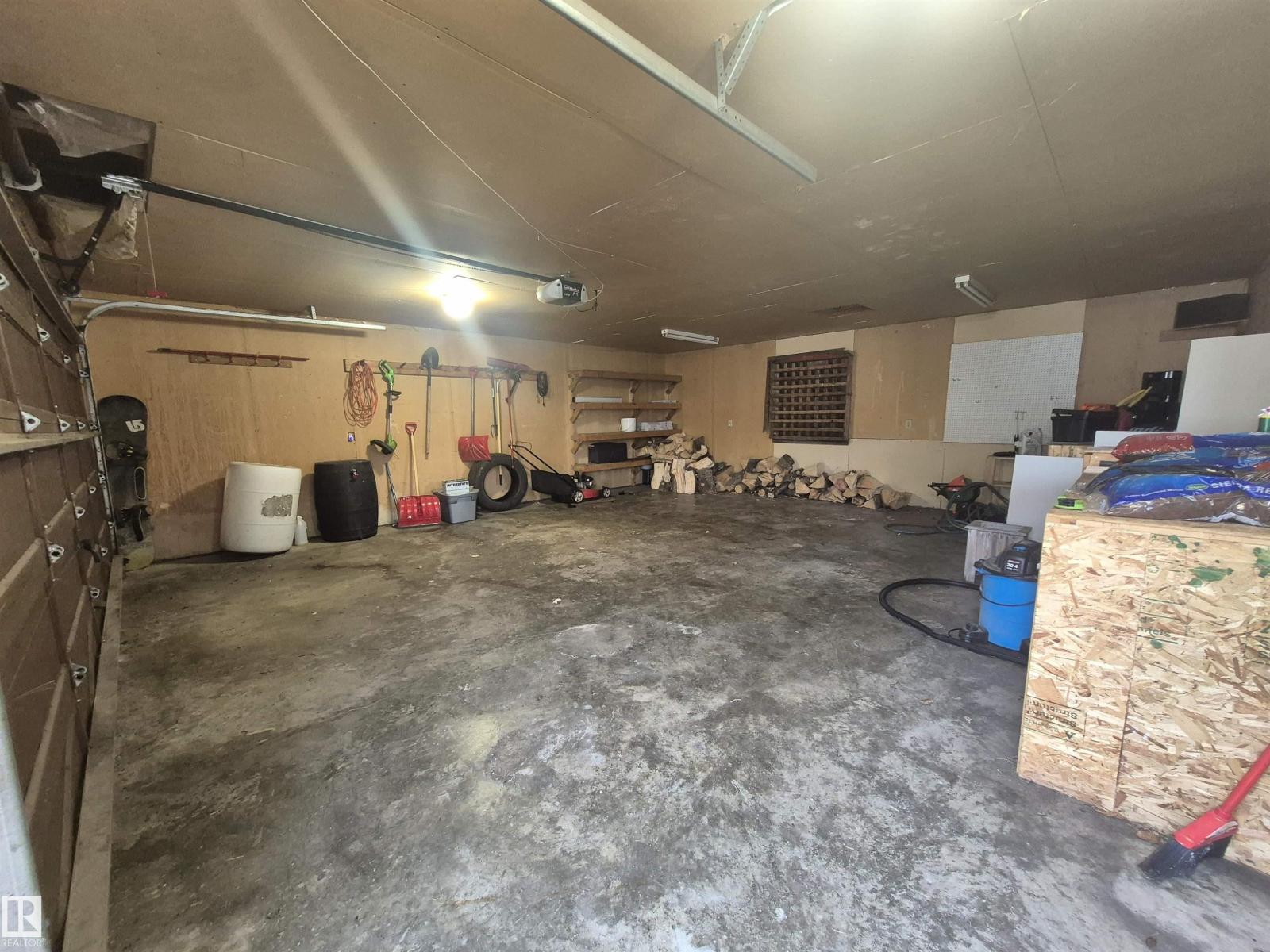 3801 33 Av Property Photo 29