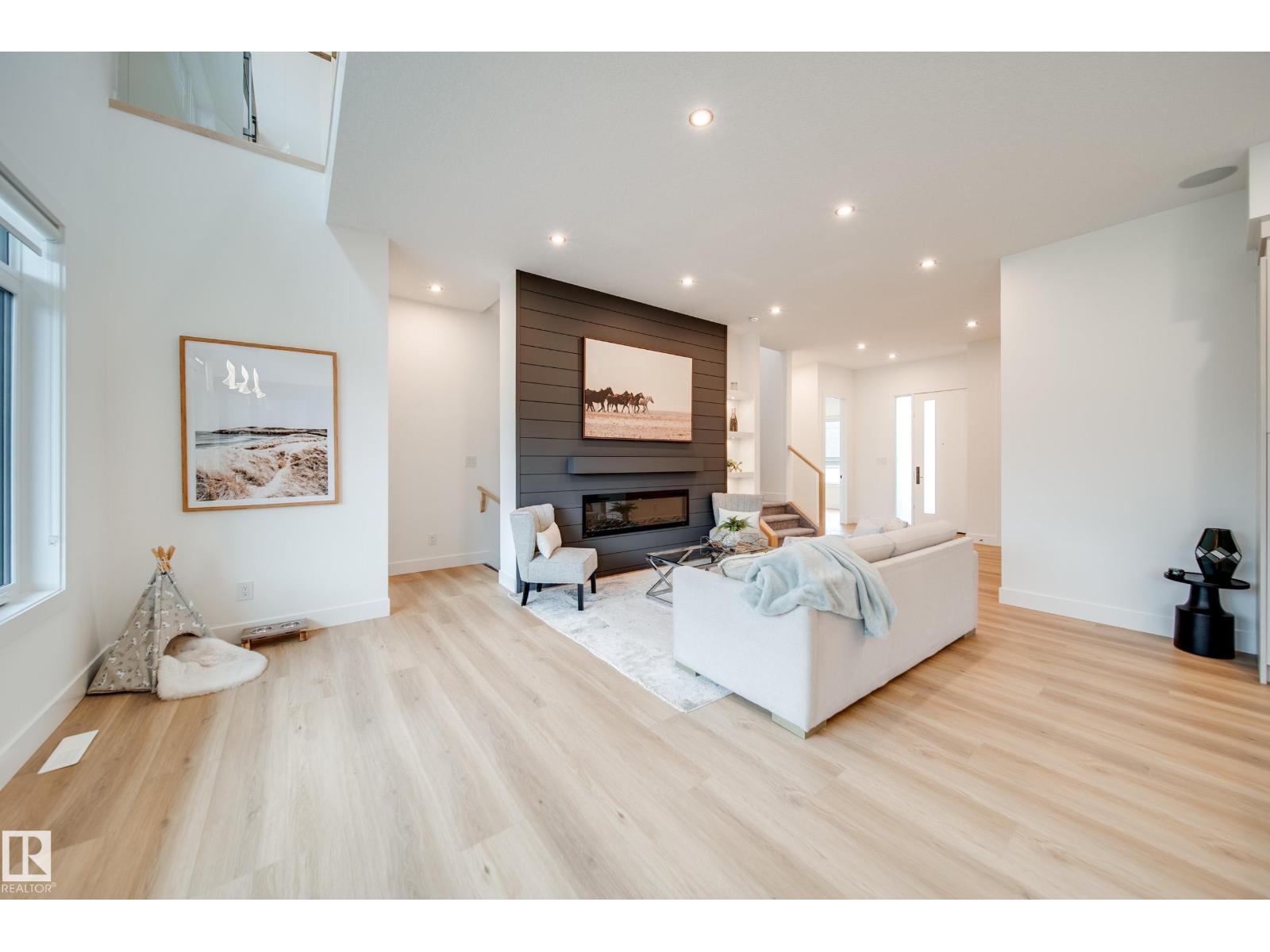 #42 20425 93 Av Nw Property Photo 3