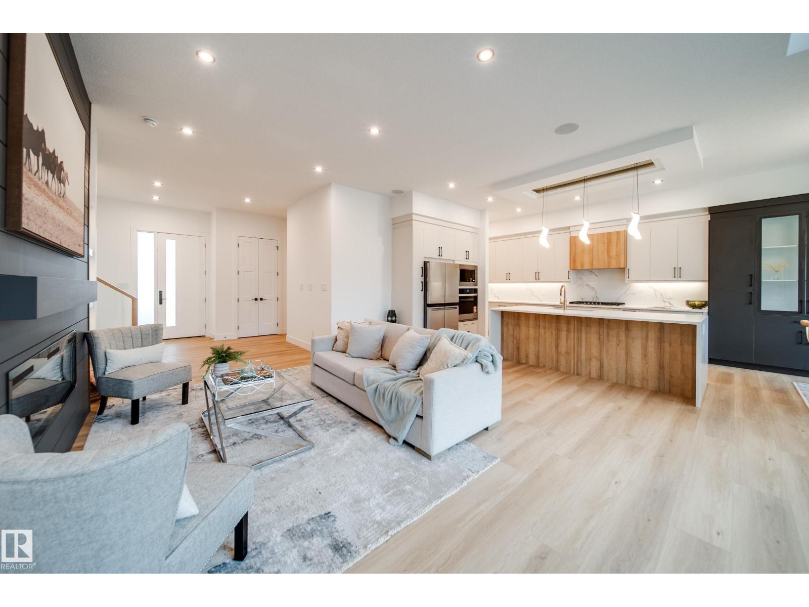 #42 20425 93 Av Nw Property Photo 12