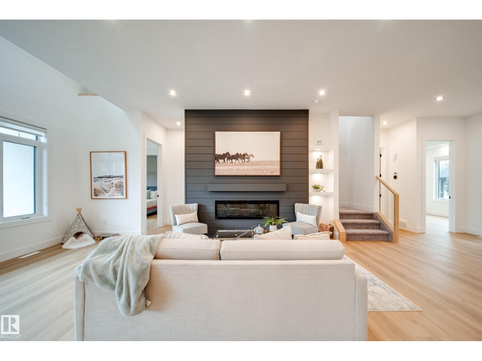 #42 20425 93 Av Nw Property Photo 14
