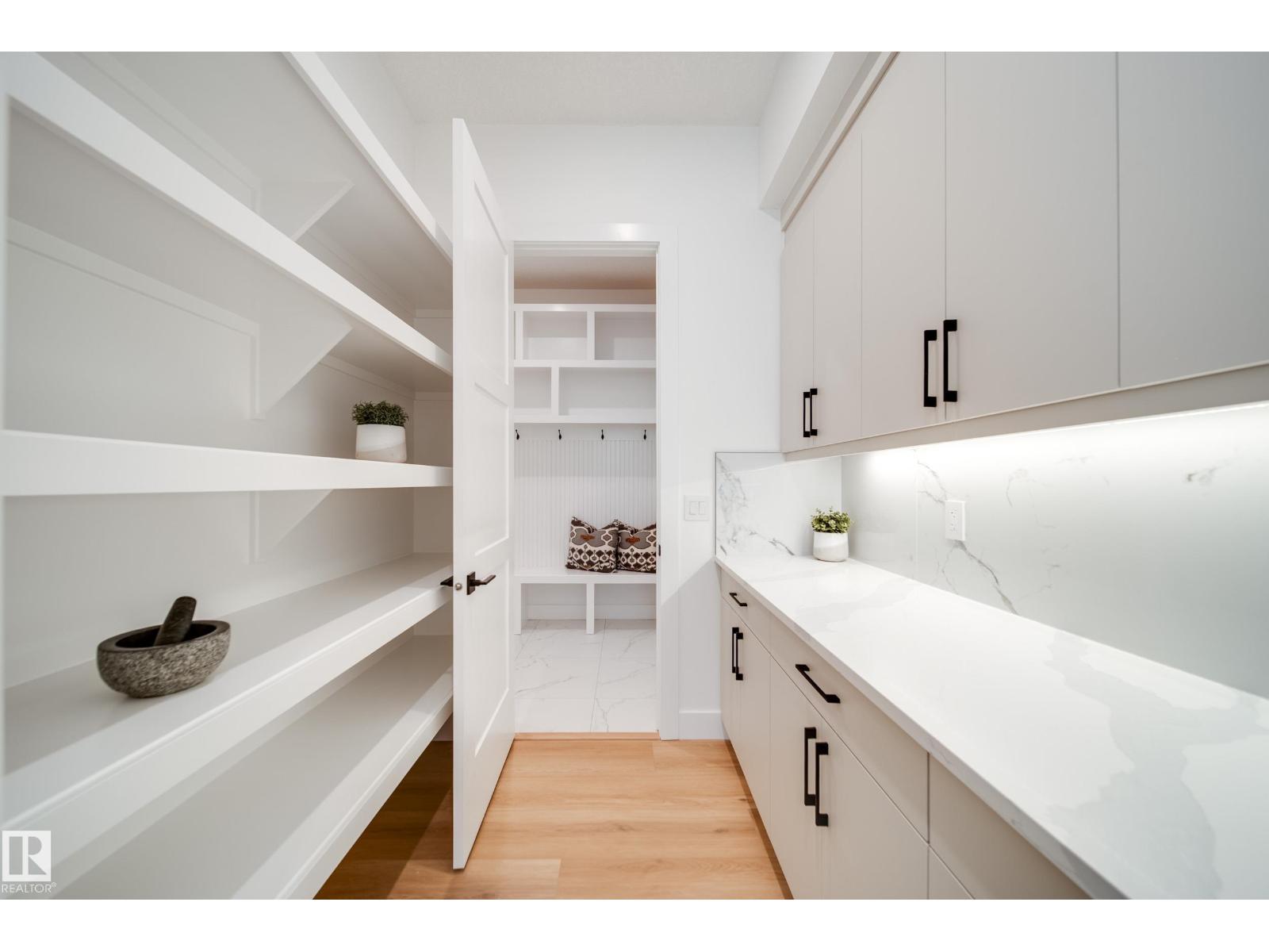 #42 20425 93 Av Nw Property Photo 27
