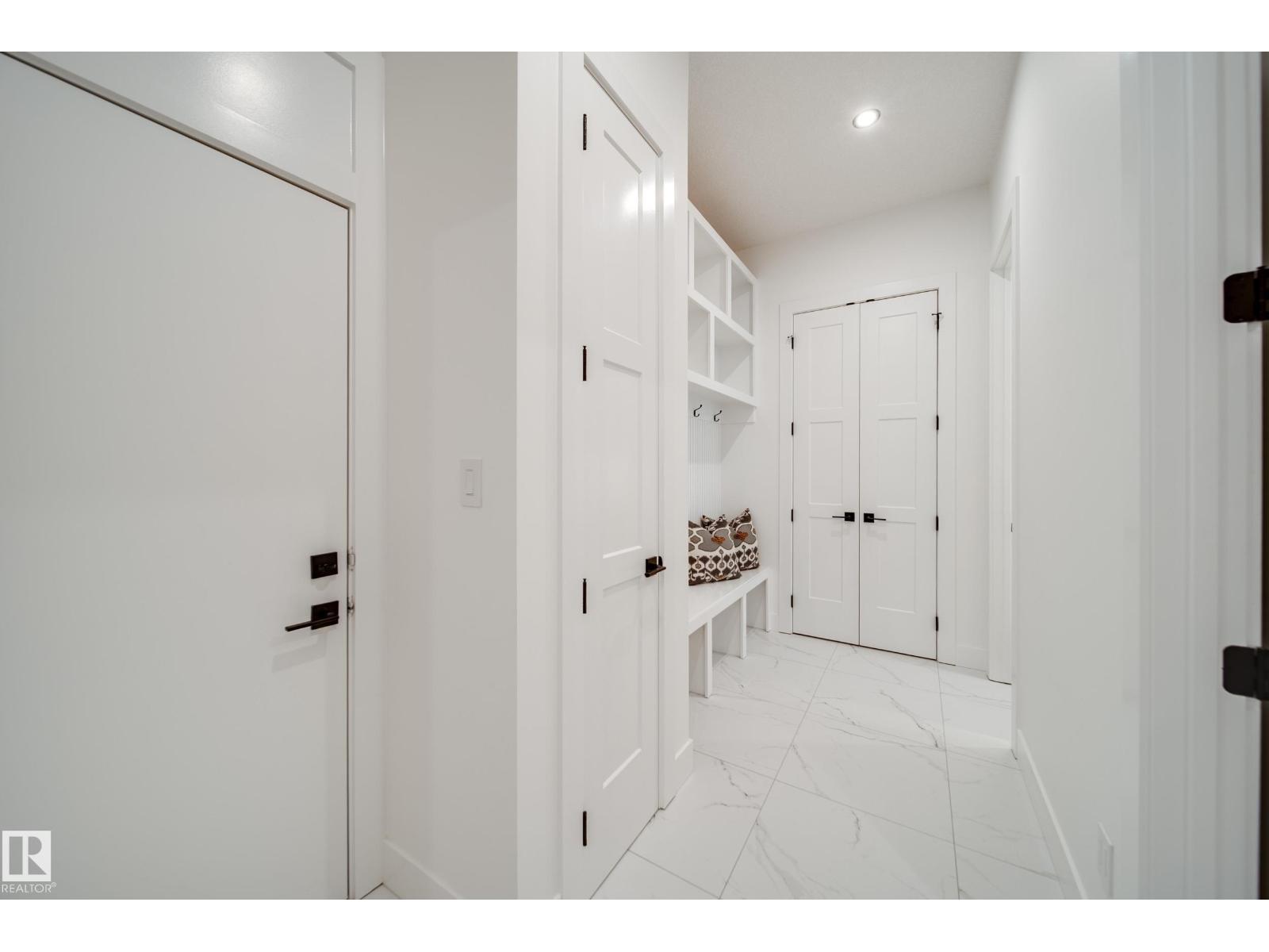 #42 20425 93 Av Nw Property Photo 29