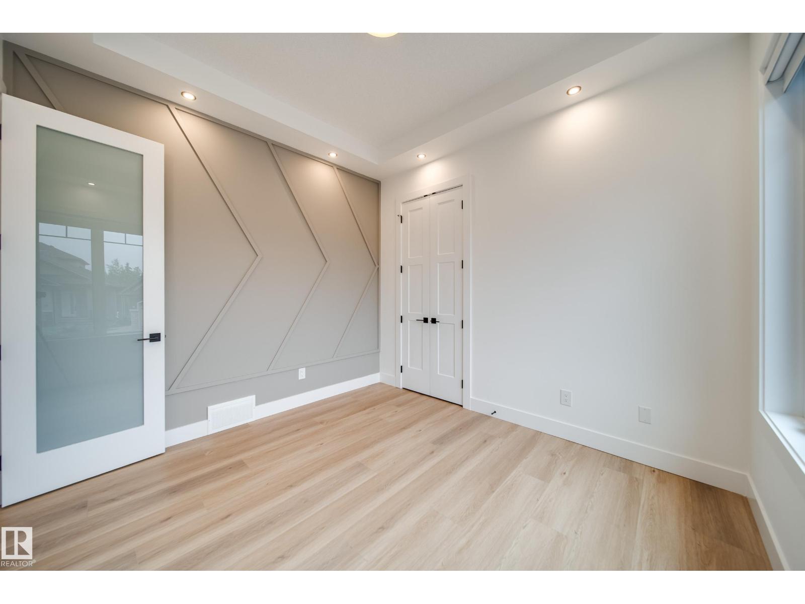 #42 20425 93 Av Nw Property Photo 35