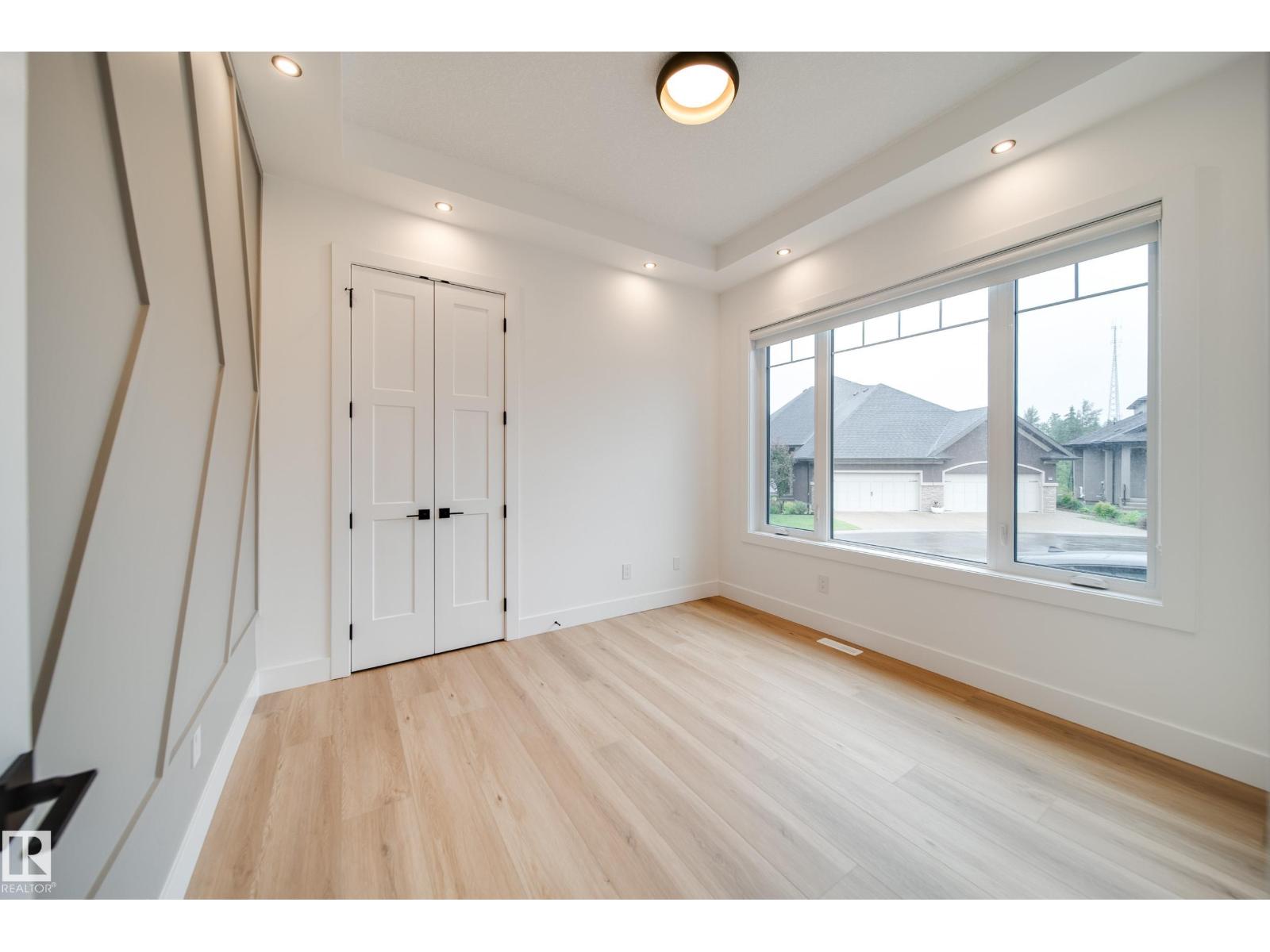 #42 20425 93 Av Nw Property Photo 36