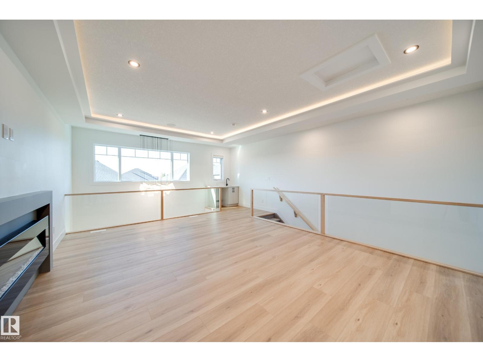 #42 20425 93 Av Nw Property Photo 38