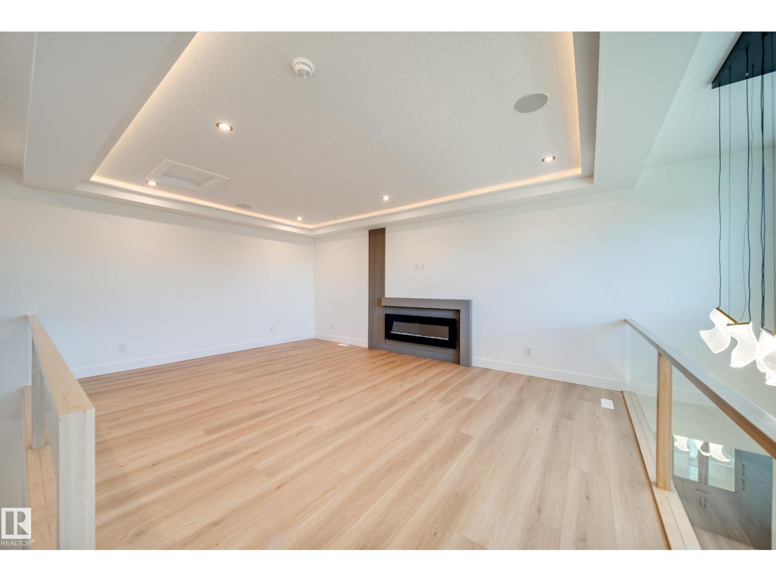 #42 20425 93 Av Nw Property Photo 39