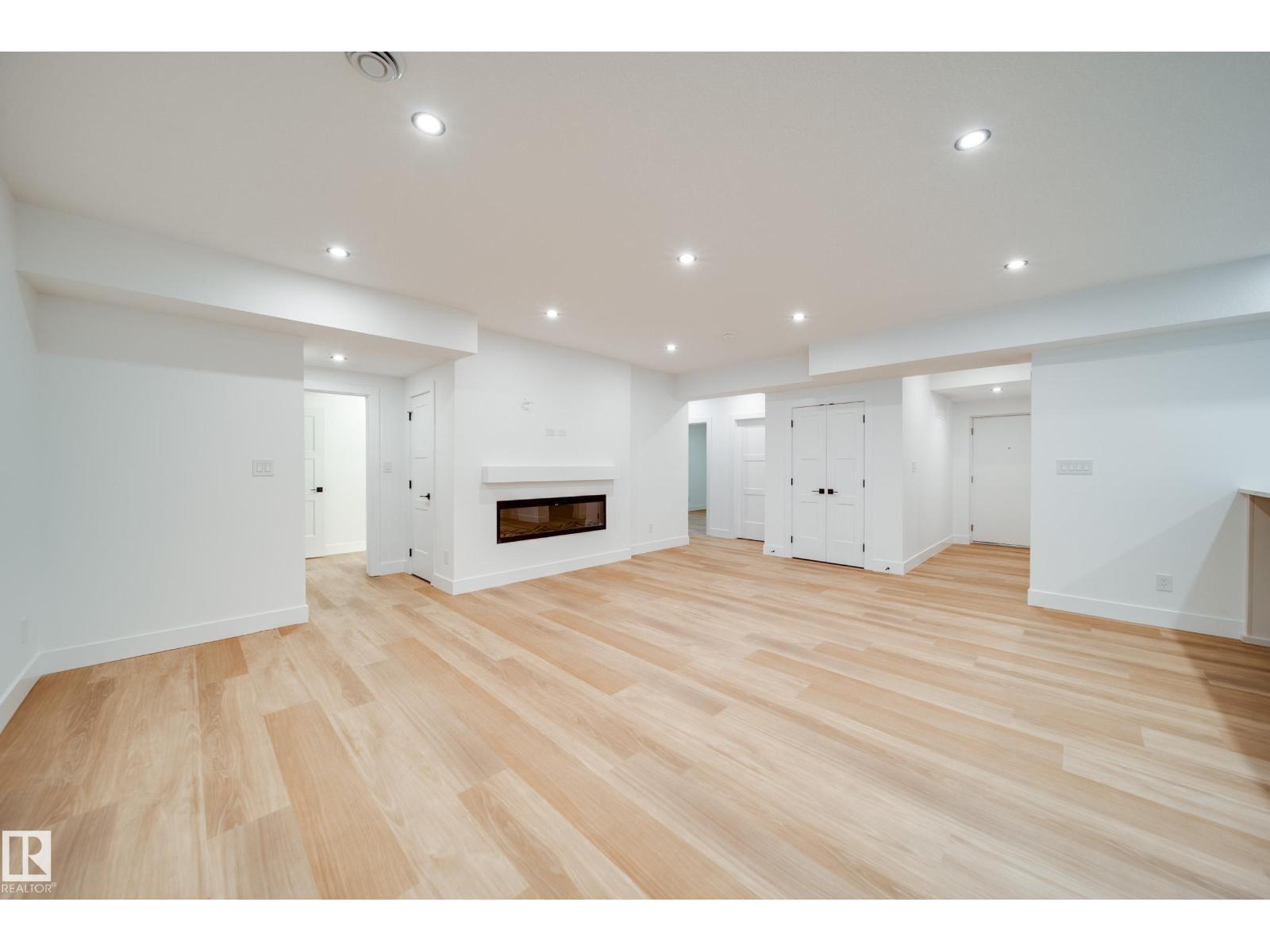#42 20425 93 Av Nw Property Photo 42