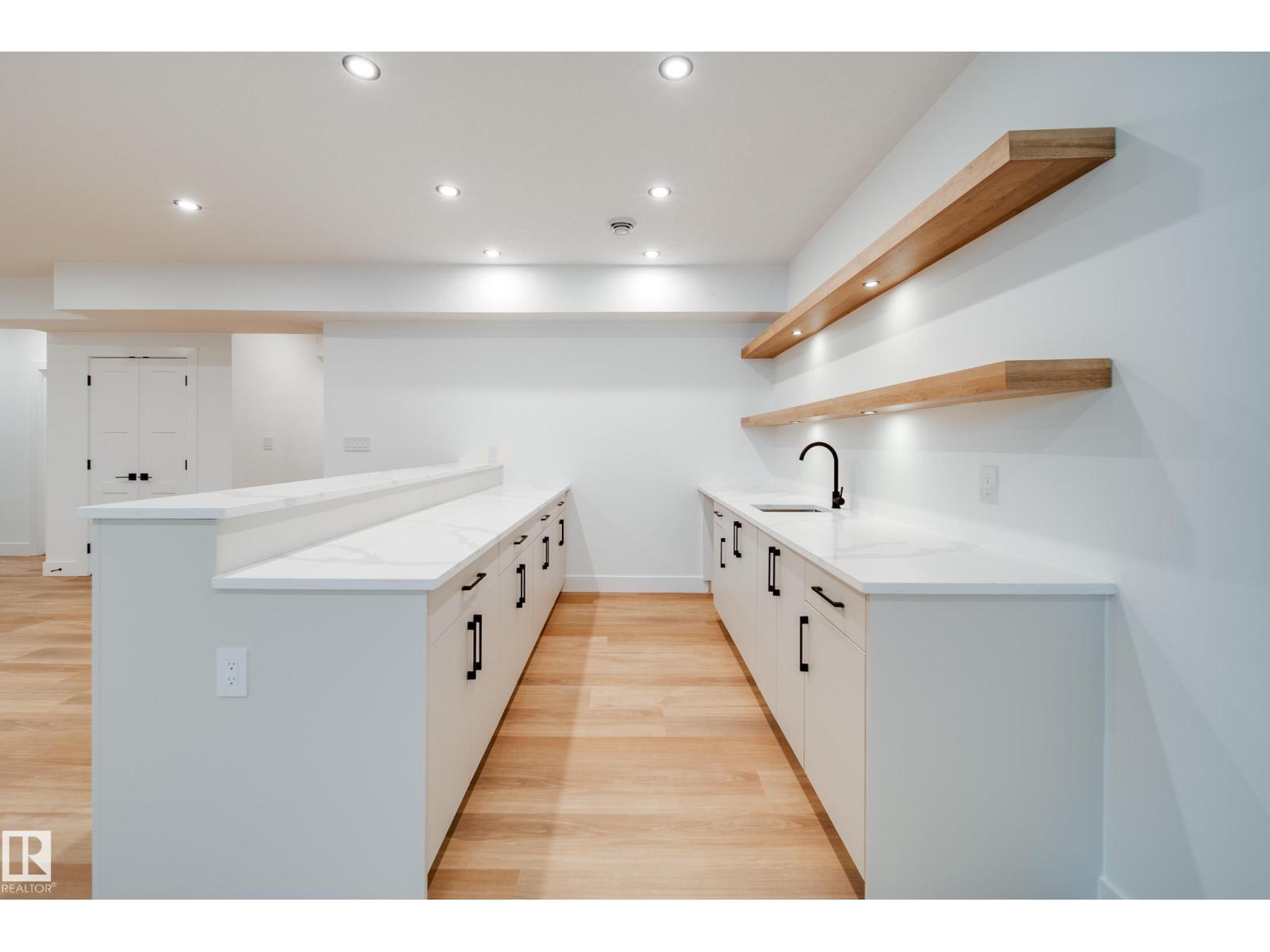 #42 20425 93 Av Nw Property Photo 47