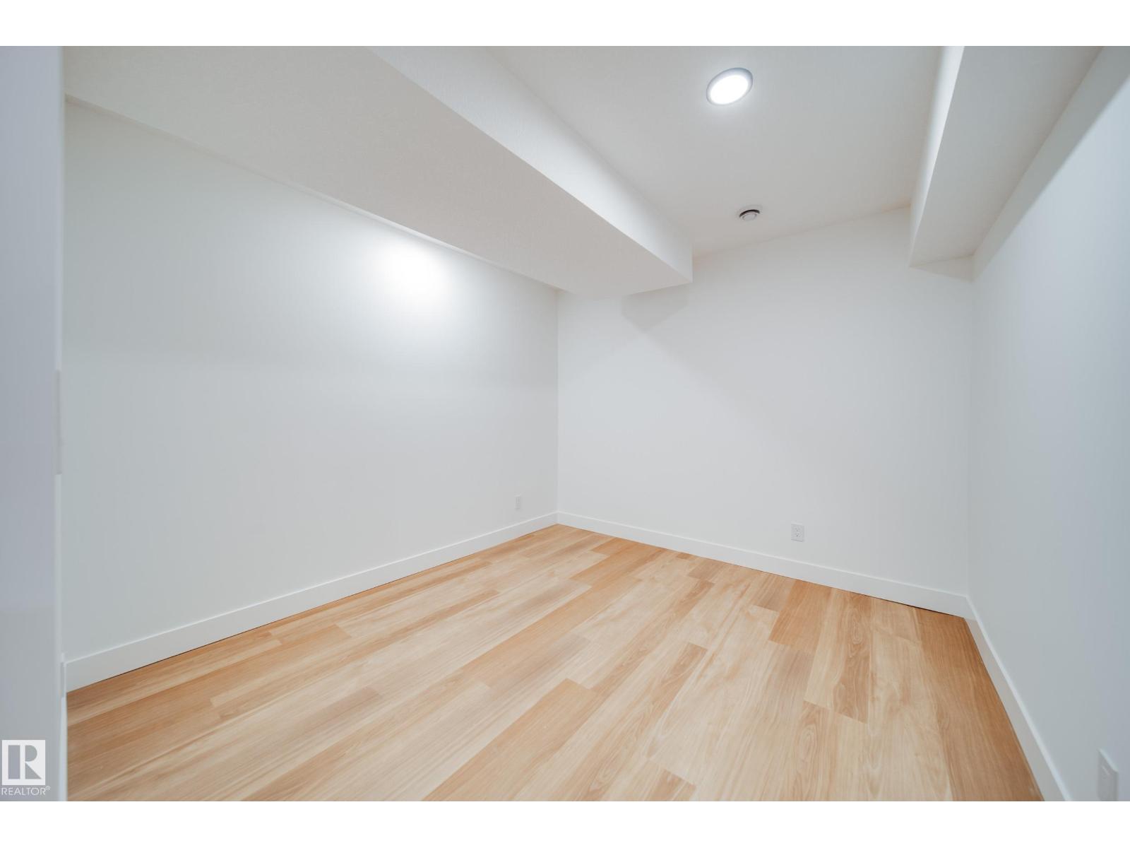 #42 20425 93 Av Nw Property Photo 50