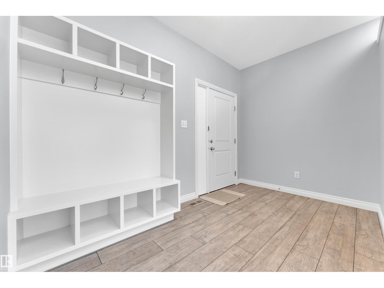 4359 126 Av Nw Property Photo 4