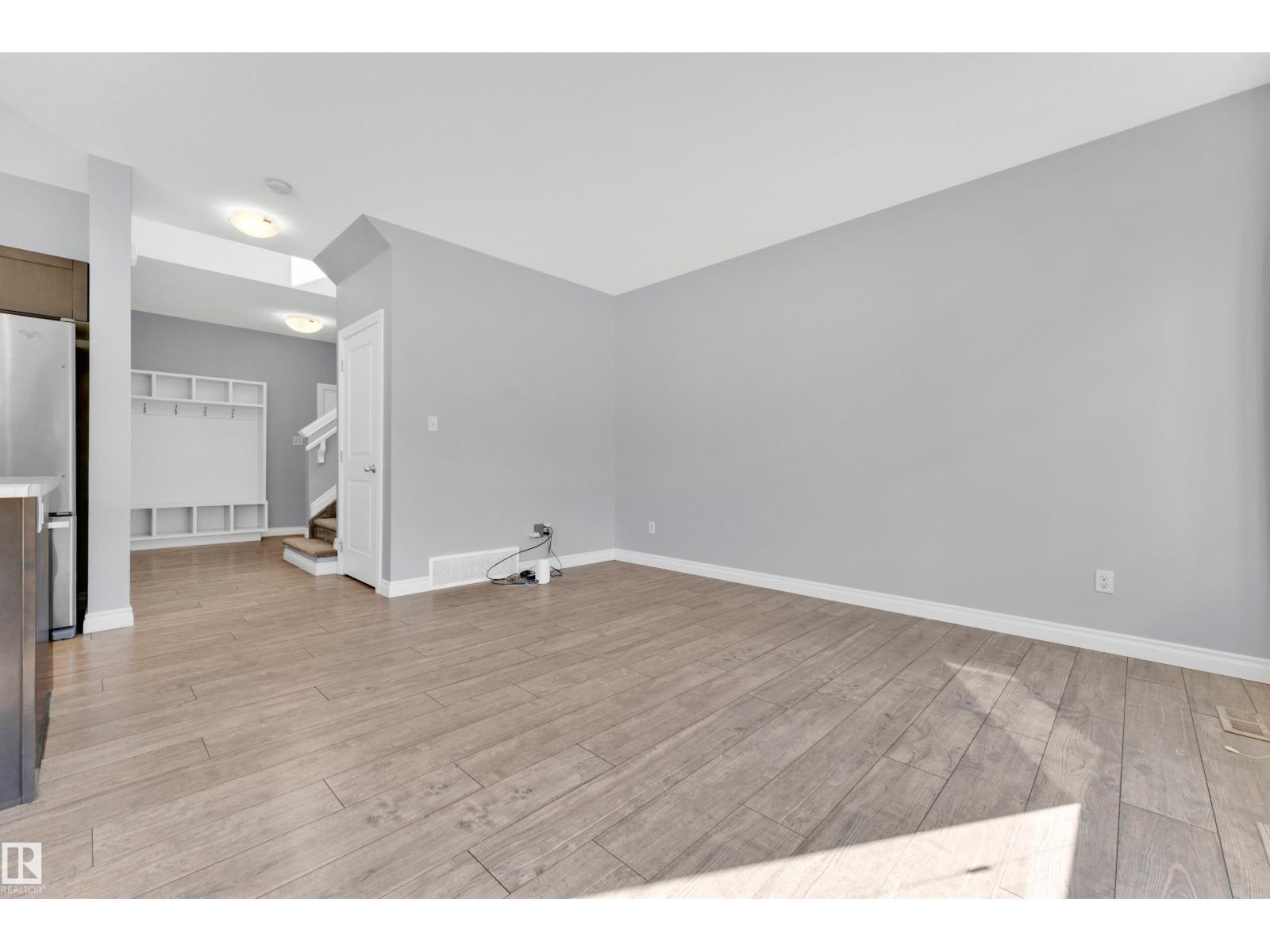 4359 126 Av Nw Property Photo 6