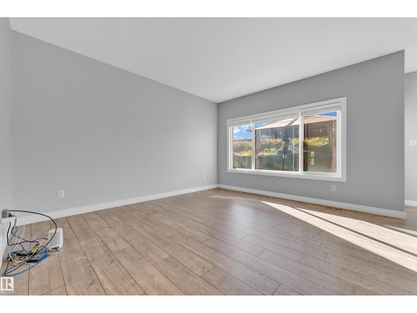 4359 126 Av Nw Property Photo 7