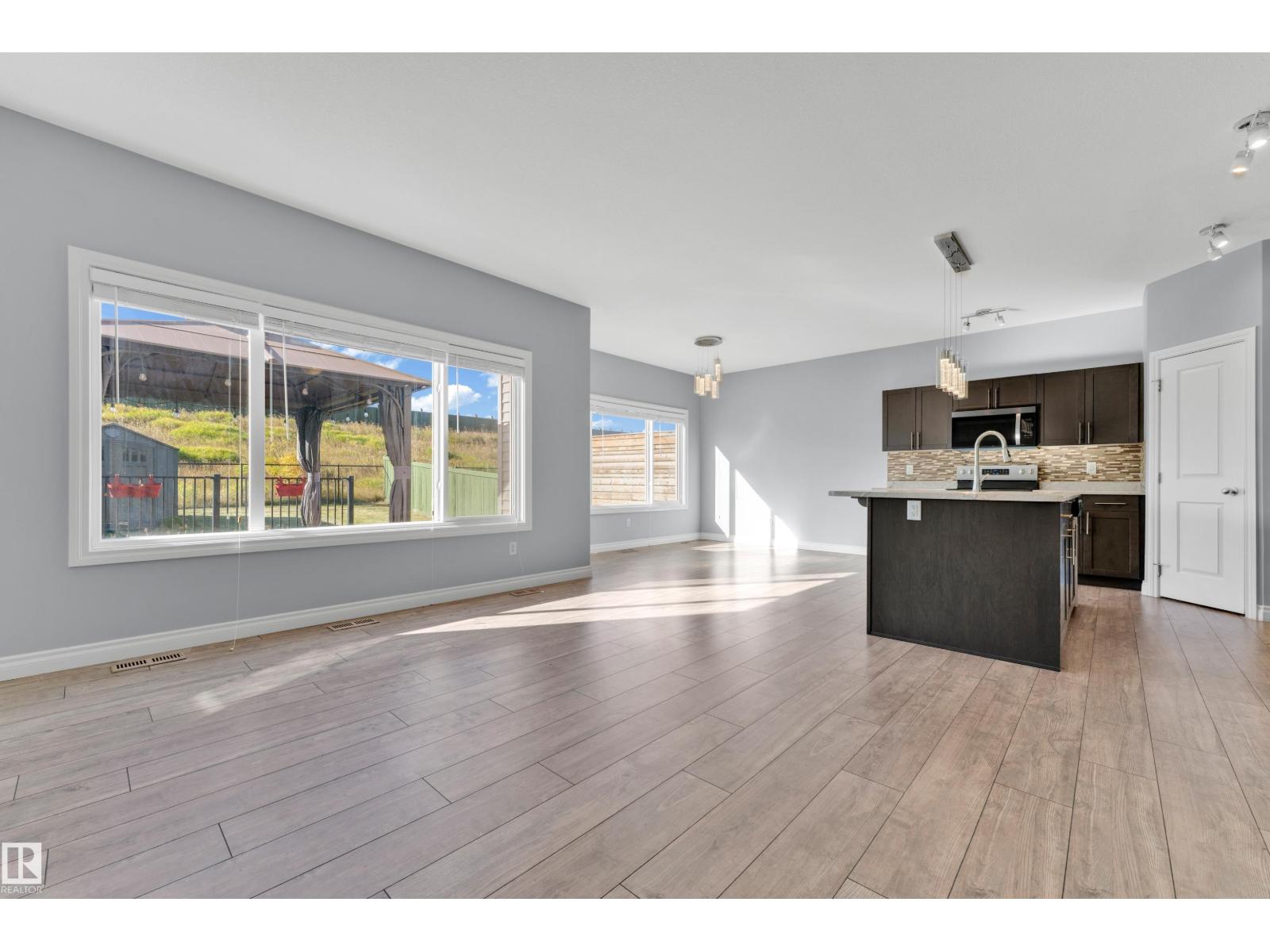 4359 126 Av Nw Property Photo 12