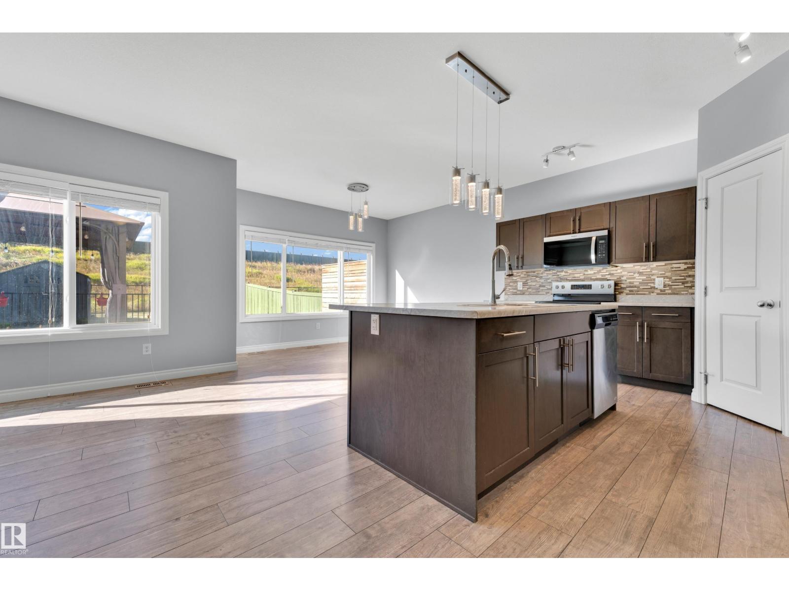 4359 126 Av Nw Property Photo 13