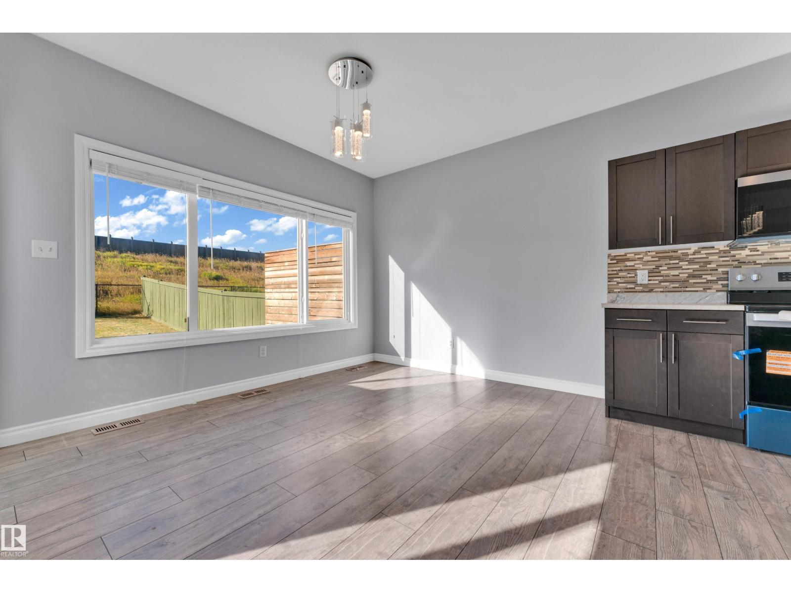 4359 126 Av Nw Property Photo 14