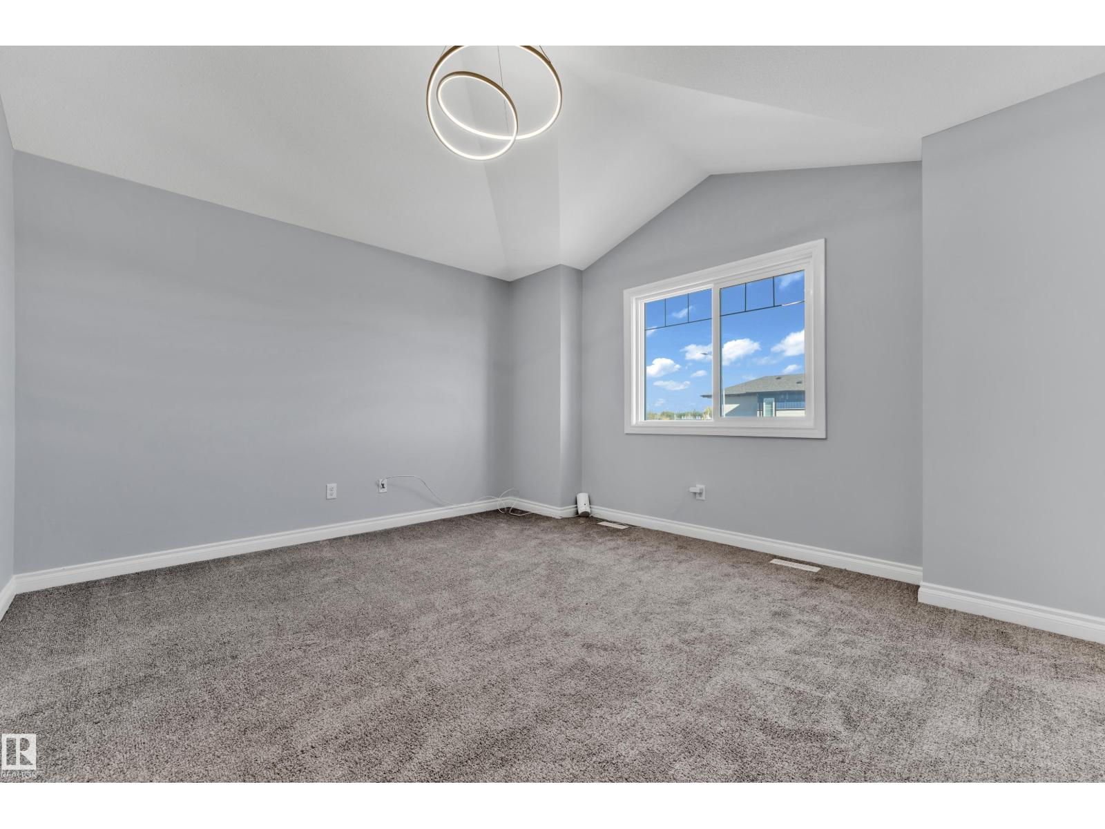 4359 126 Av Nw Property Photo 32