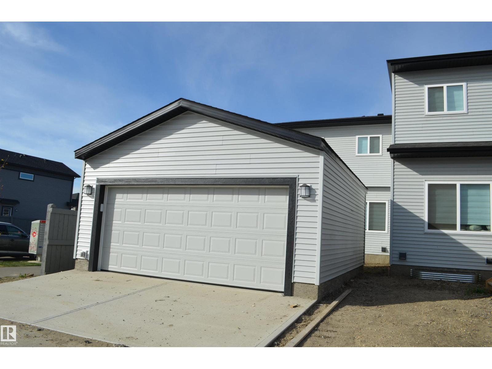 1081 Berg Pl Property Photo 2
