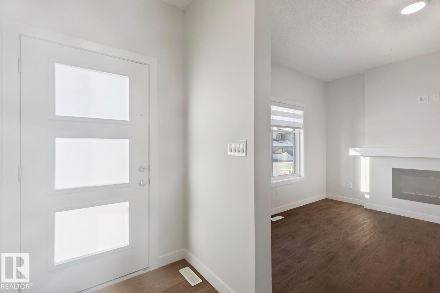 1081 Berg Pl Property Photo 3