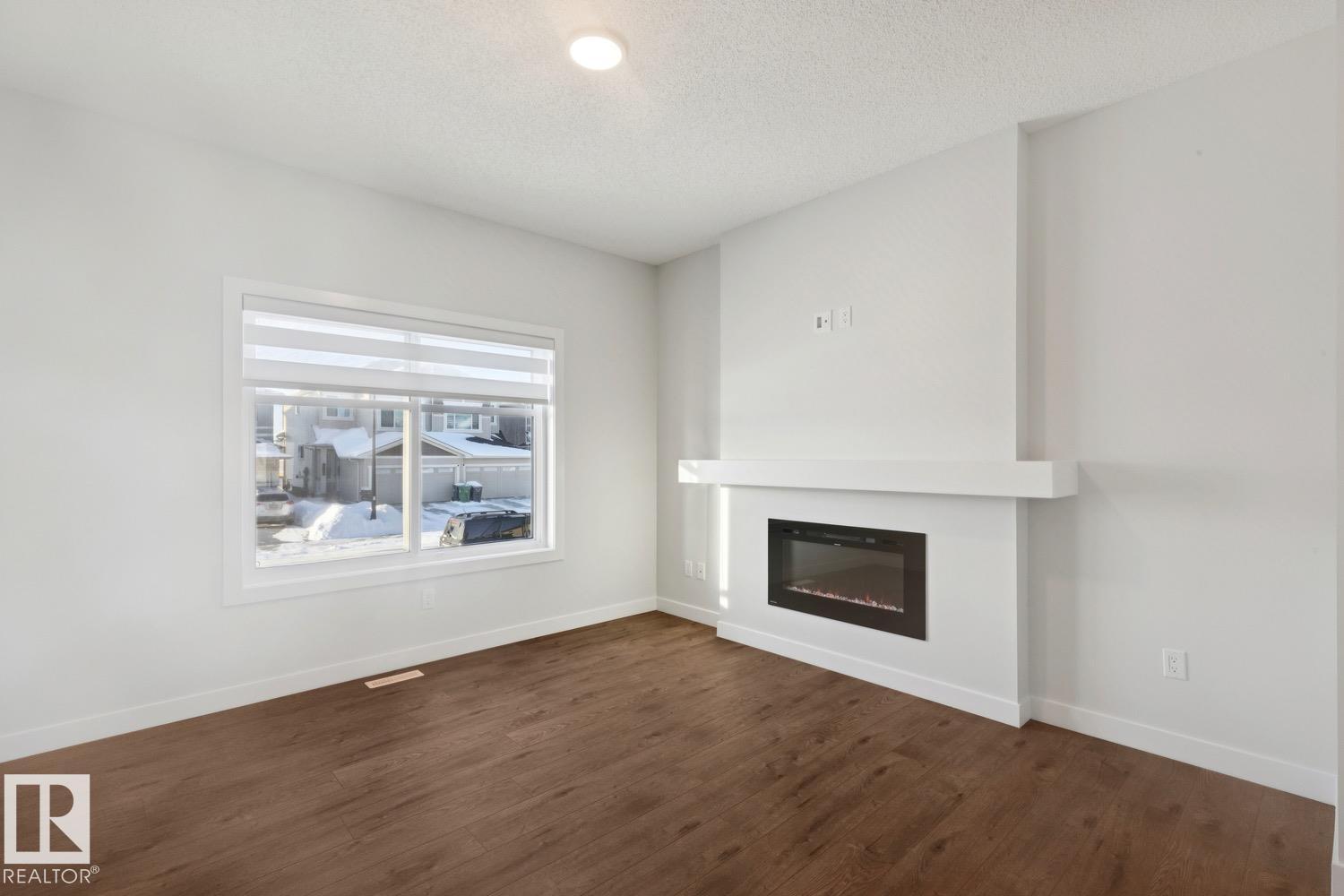 1081 Berg Pl Property Photo 4