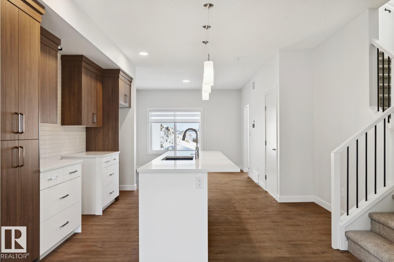 1081 Berg Pl Property Photo 6