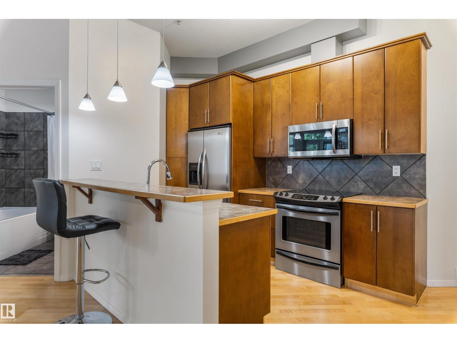 #105 10531 117 St Nw Property Photo 8