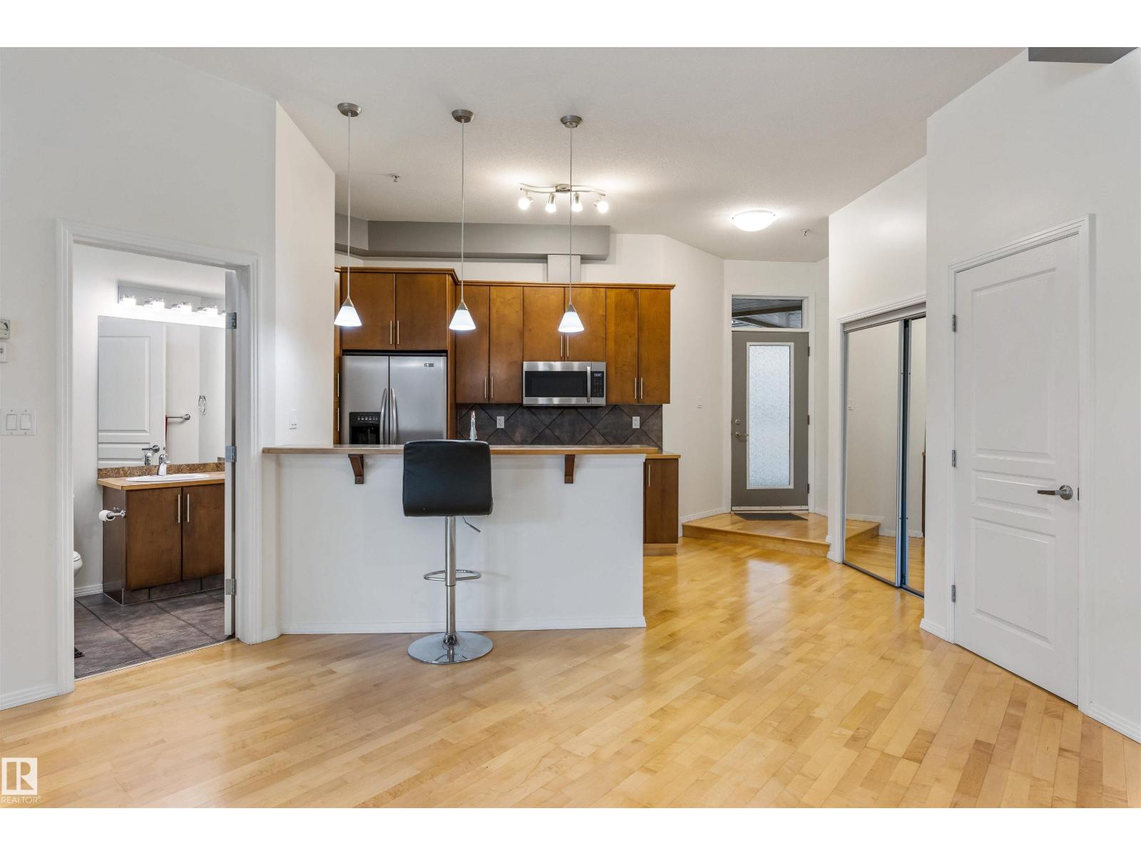 #105 10531 117 St Nw Property Photo 9