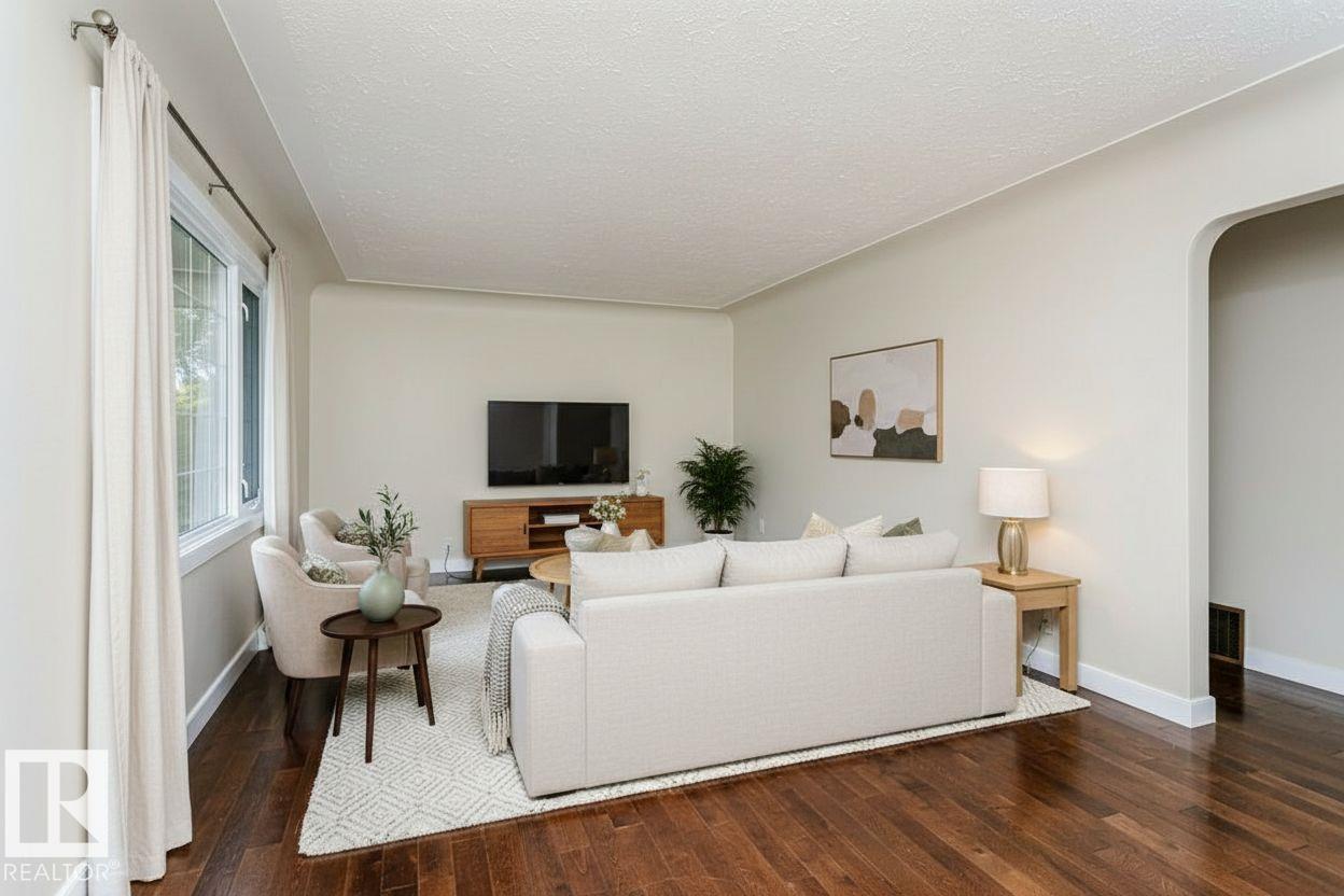 12255 Dovercourt Cr Nw Property Photo 3