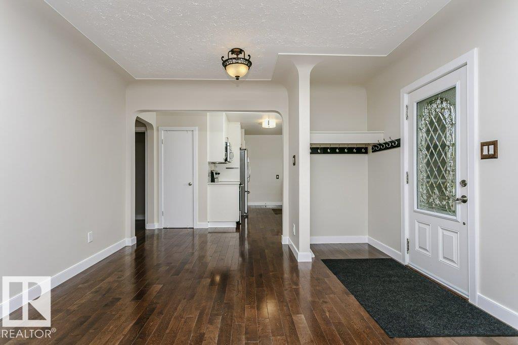 12255 Dovercourt Cr Nw Property Photo 5