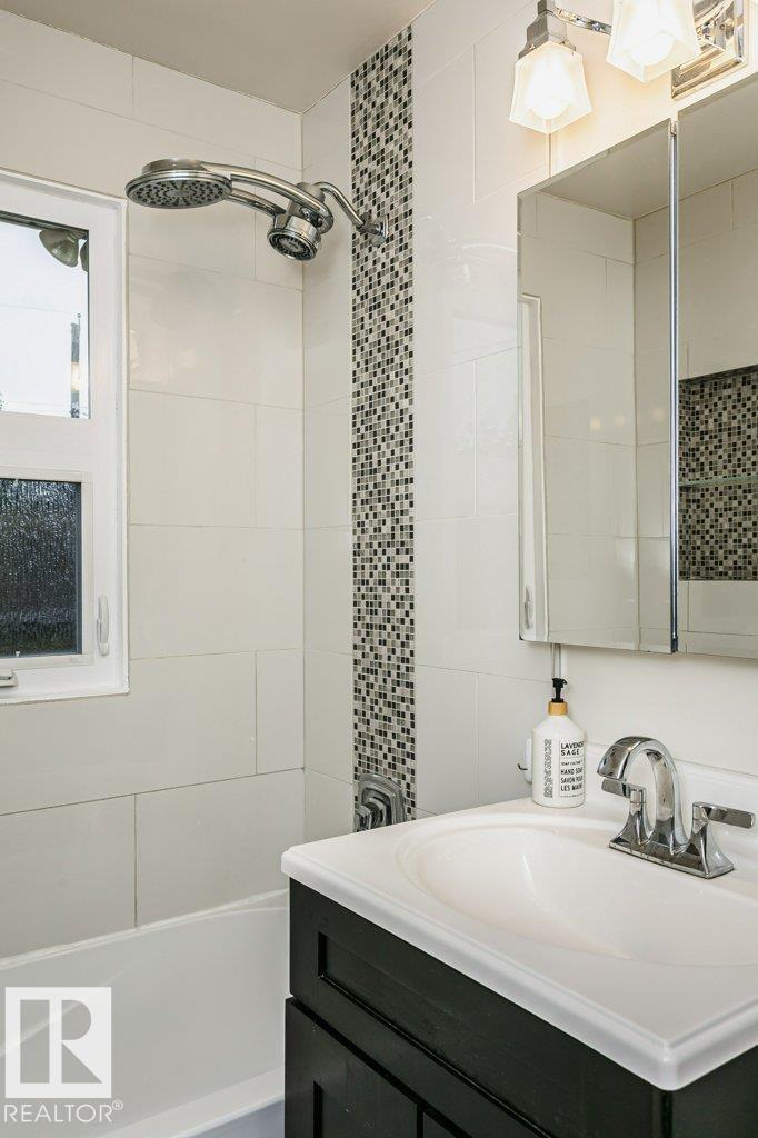 12255 Dovercourt Cr Nw Property Photo 12