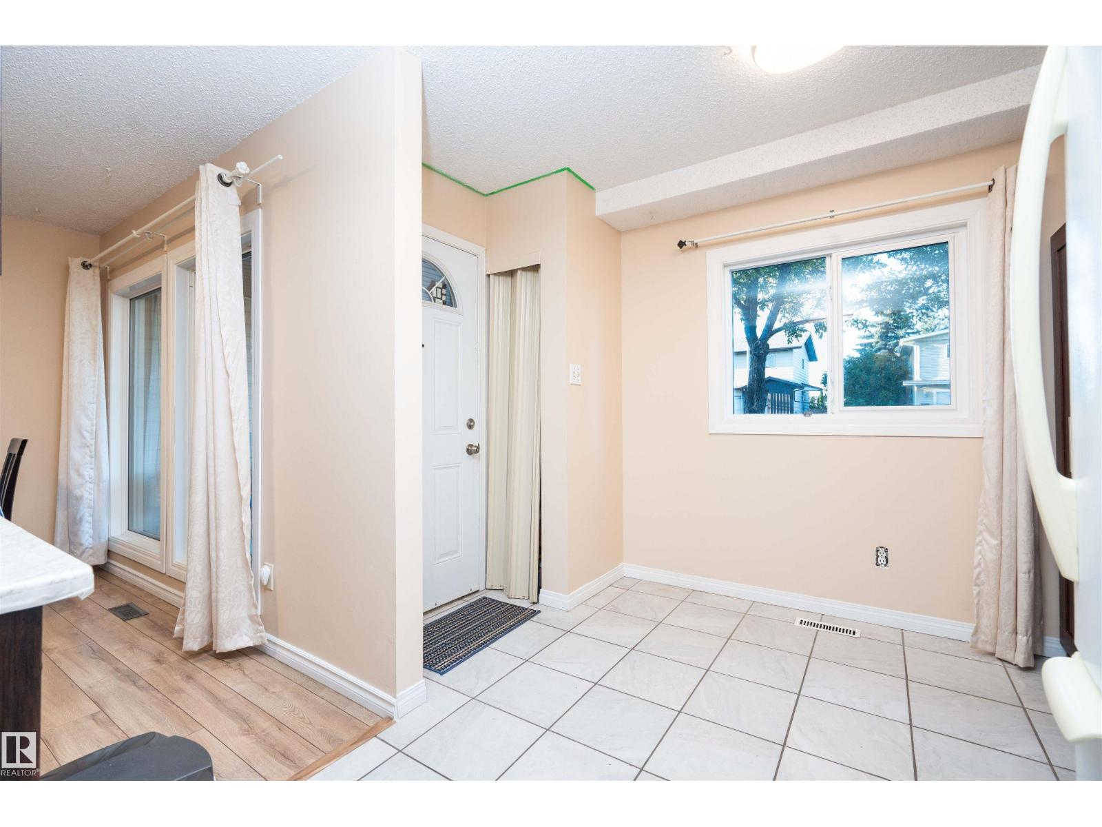 #58 2020 105 St Nw Property Photo 9