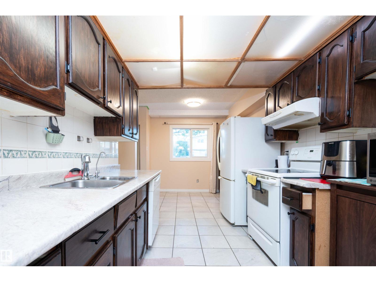 #58 2020 105 St Nw Property Photo 10