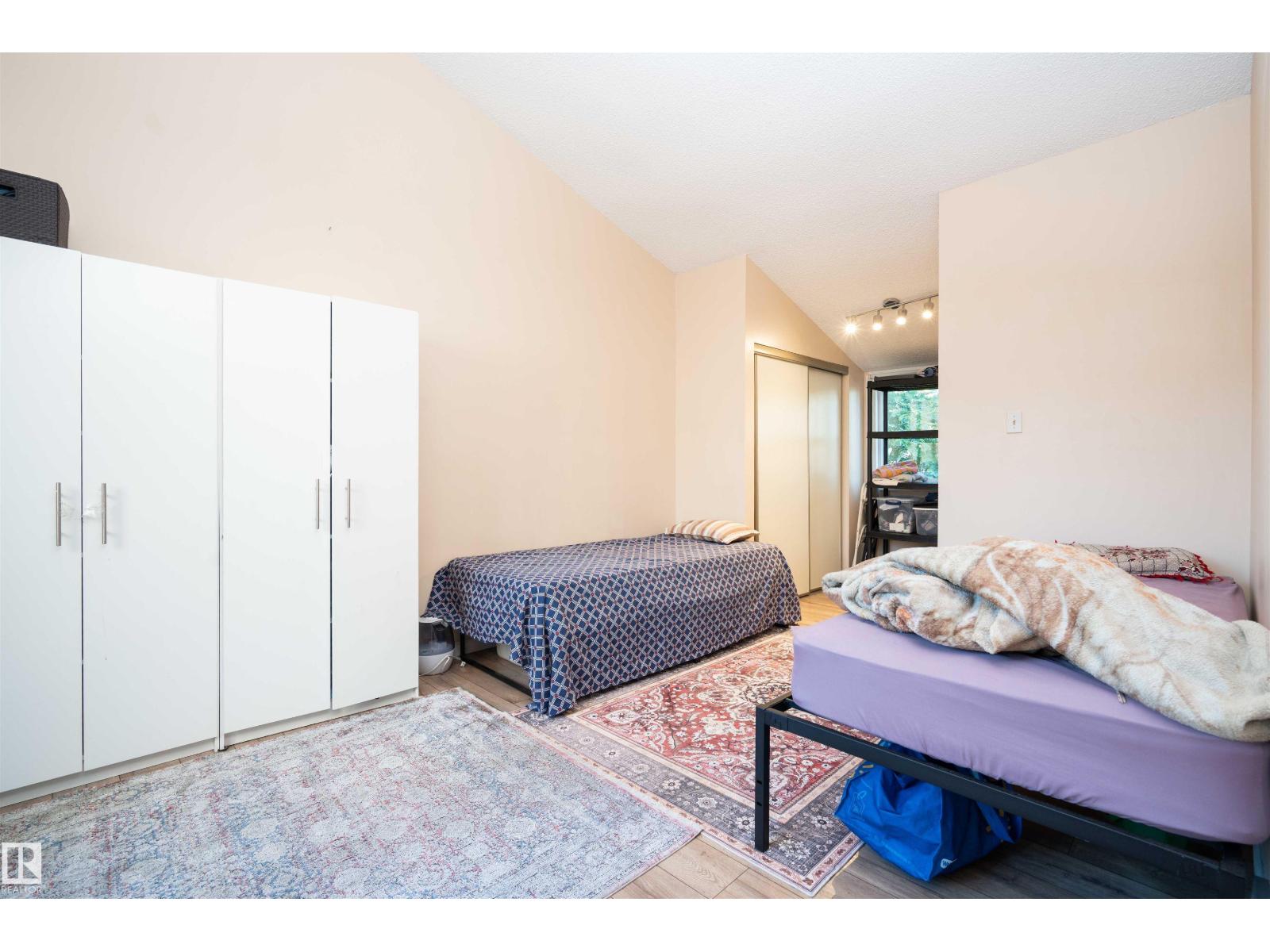#58 2020 105 St Nw Property Photo 16