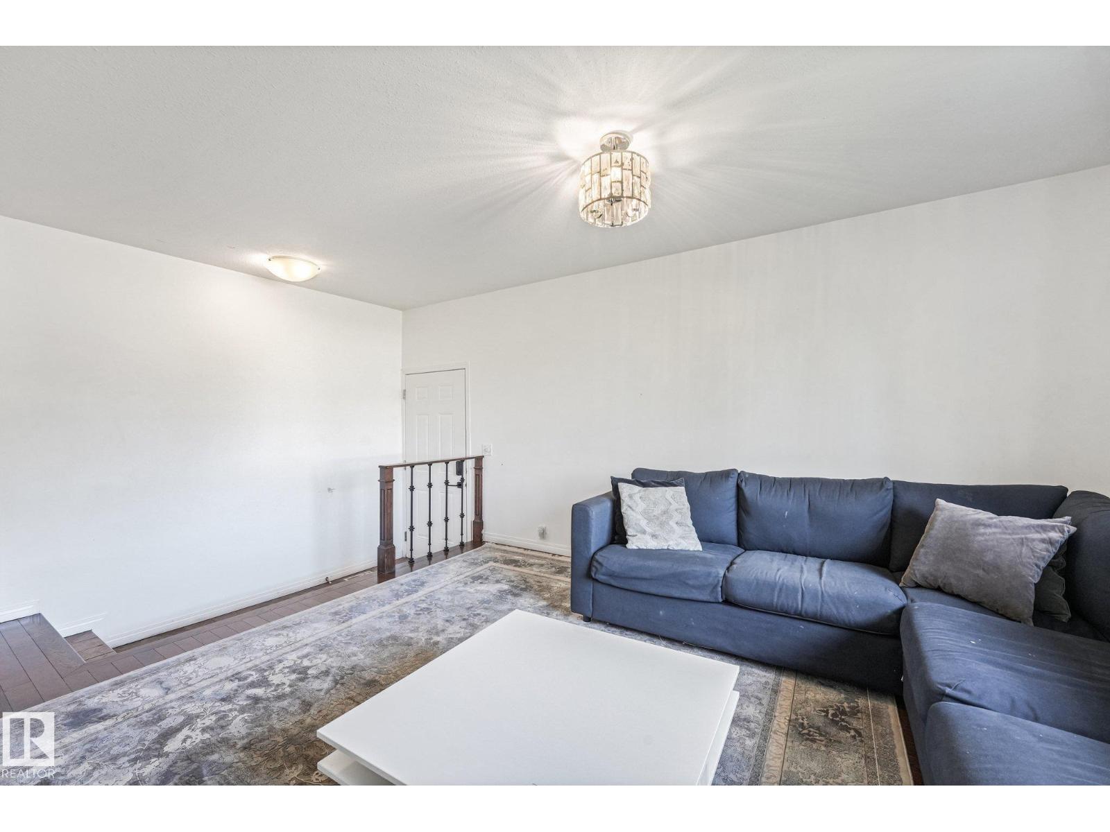 3963 57 St Nw Property Photo 9