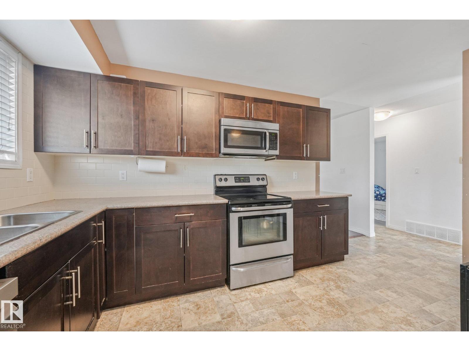 3963 57 St Nw Property Photo 16