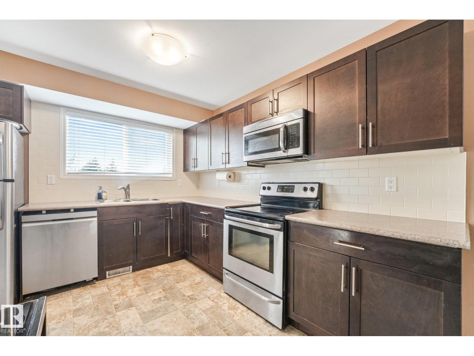 3963 57 St Nw Property Photo 17
